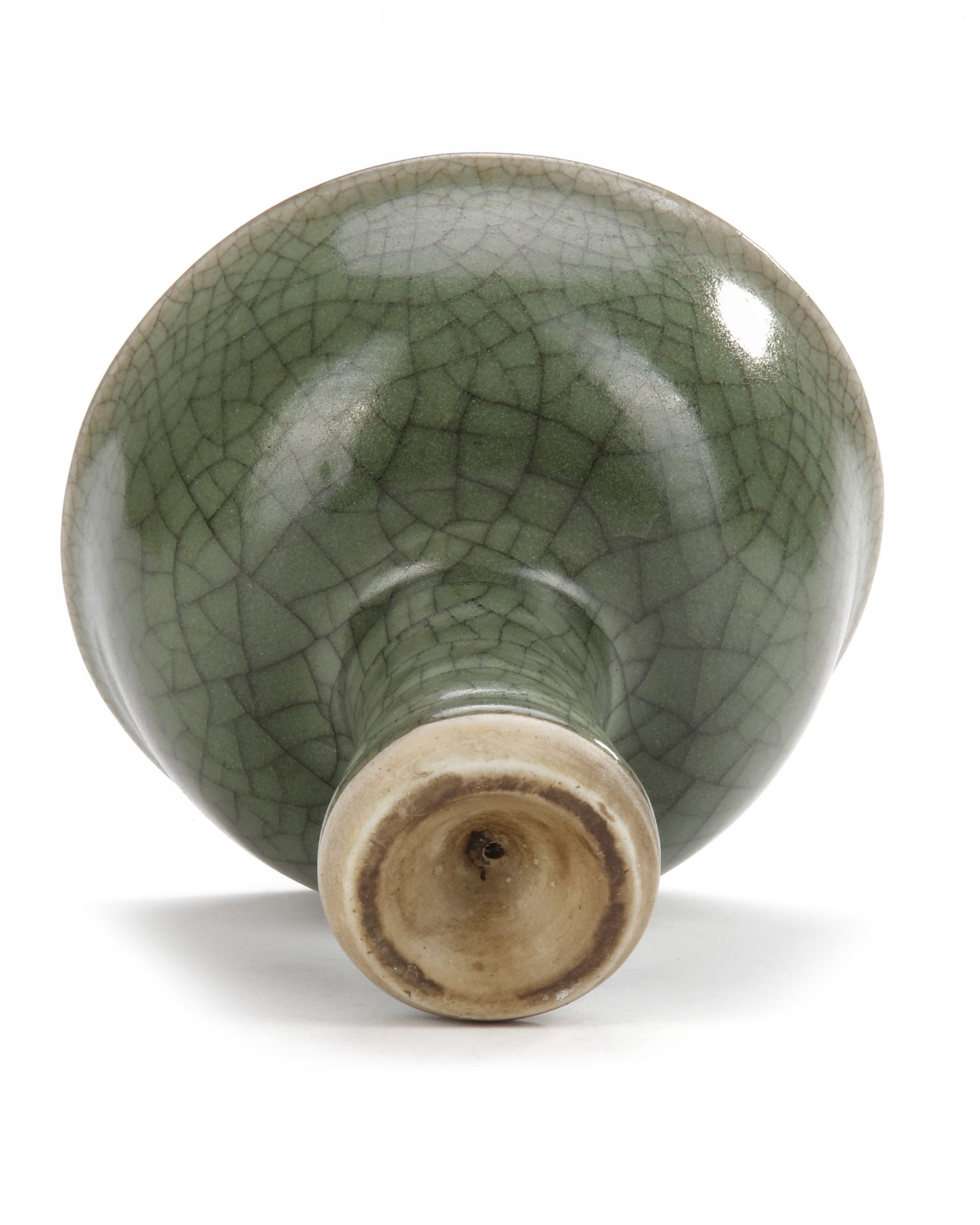 A CHINESE GUAN-TYPE CELADON STEM CUP, YUAN DYNASTY (1271-1368) - Image 3 of 4