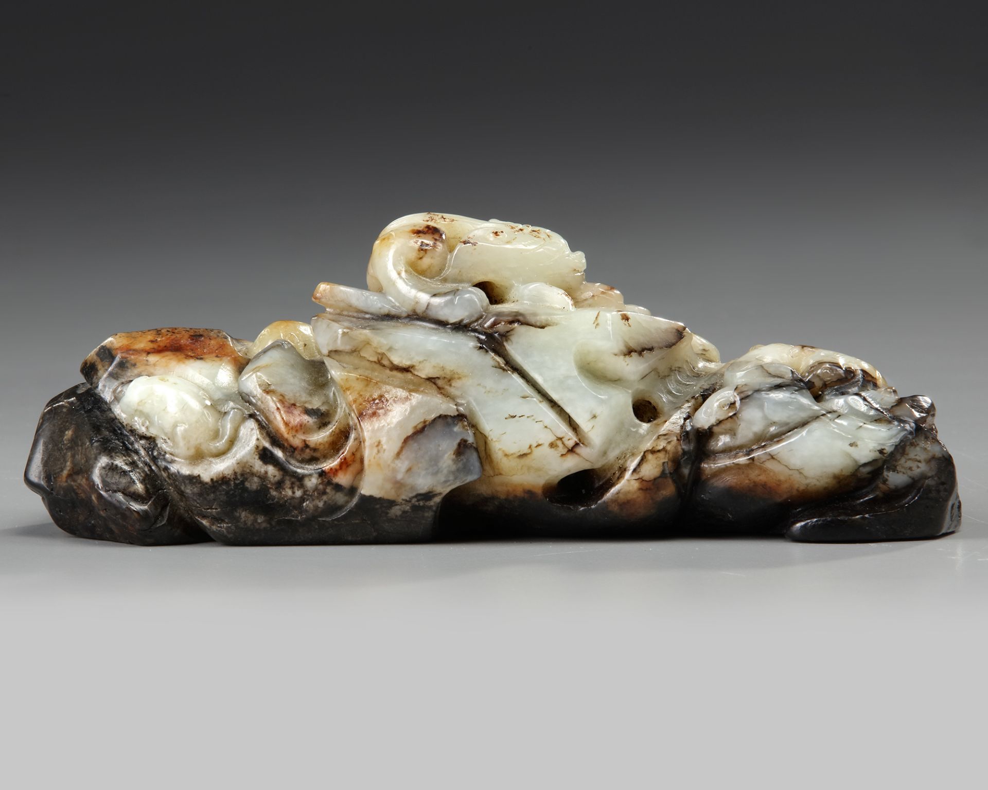 A CHINESE JADE CARVING, 17TH-18TH CENTURY - Image 2 of 4