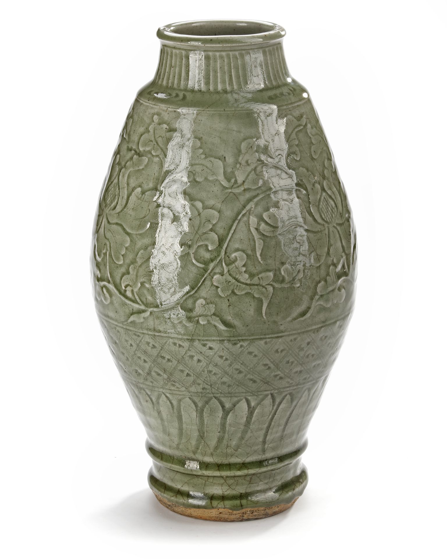 A LARGE CHINESE LONGQUAN CELADON VASE, MING DYNASTY (1368-1644) - Image 3 of 5