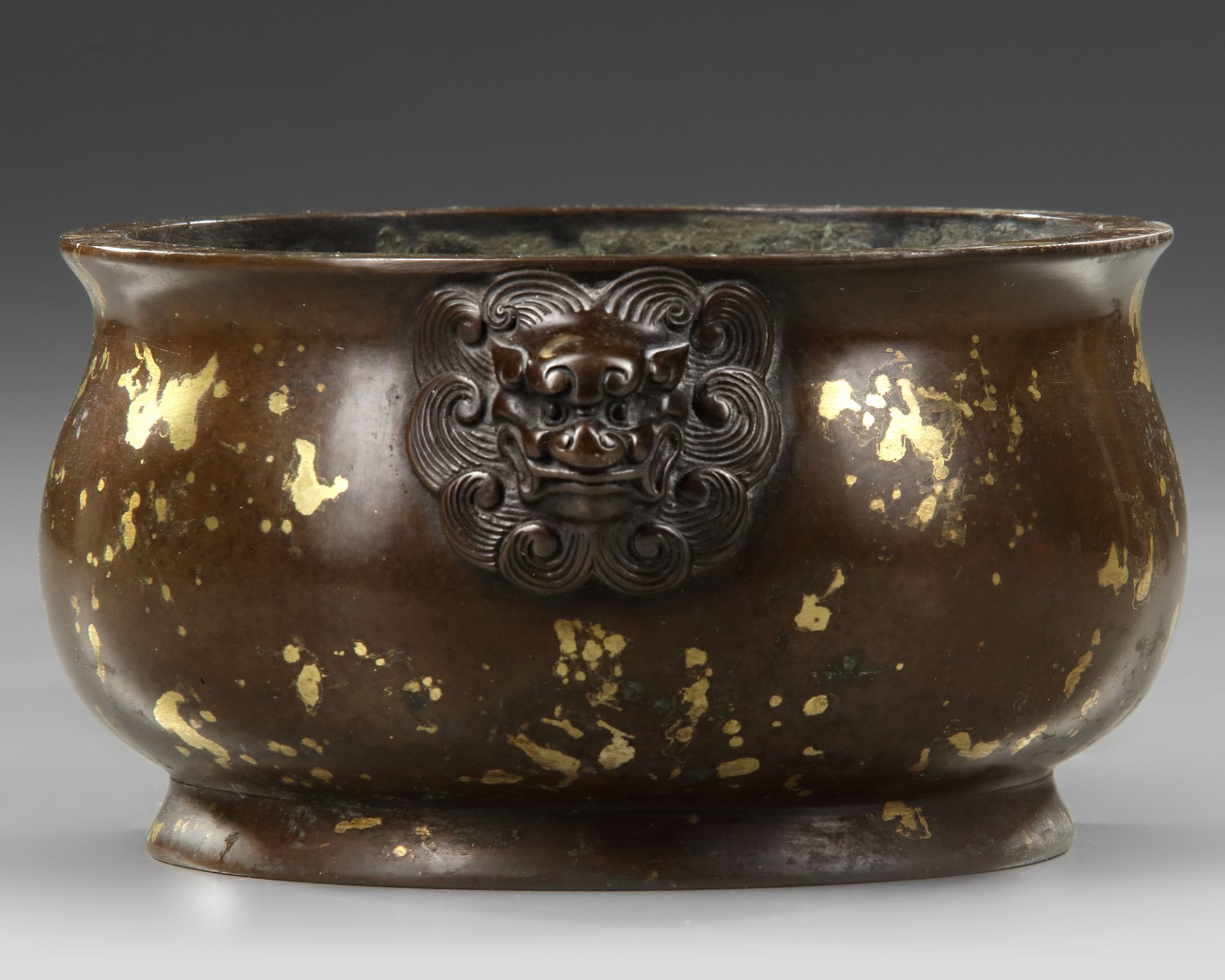 A CHINESE GILT SPLASHED BRONZE CENSER, 19TH CENTURY - Bild 3 aus 5