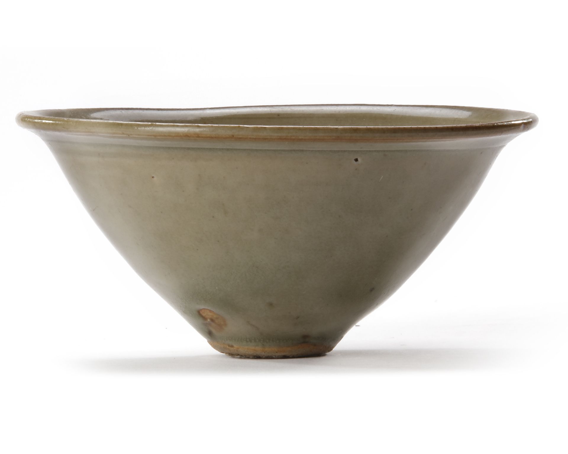 A SMALL CHINESE CELADON BOWL, SONG DYNASTY (960-1127) - Image 2 of 4