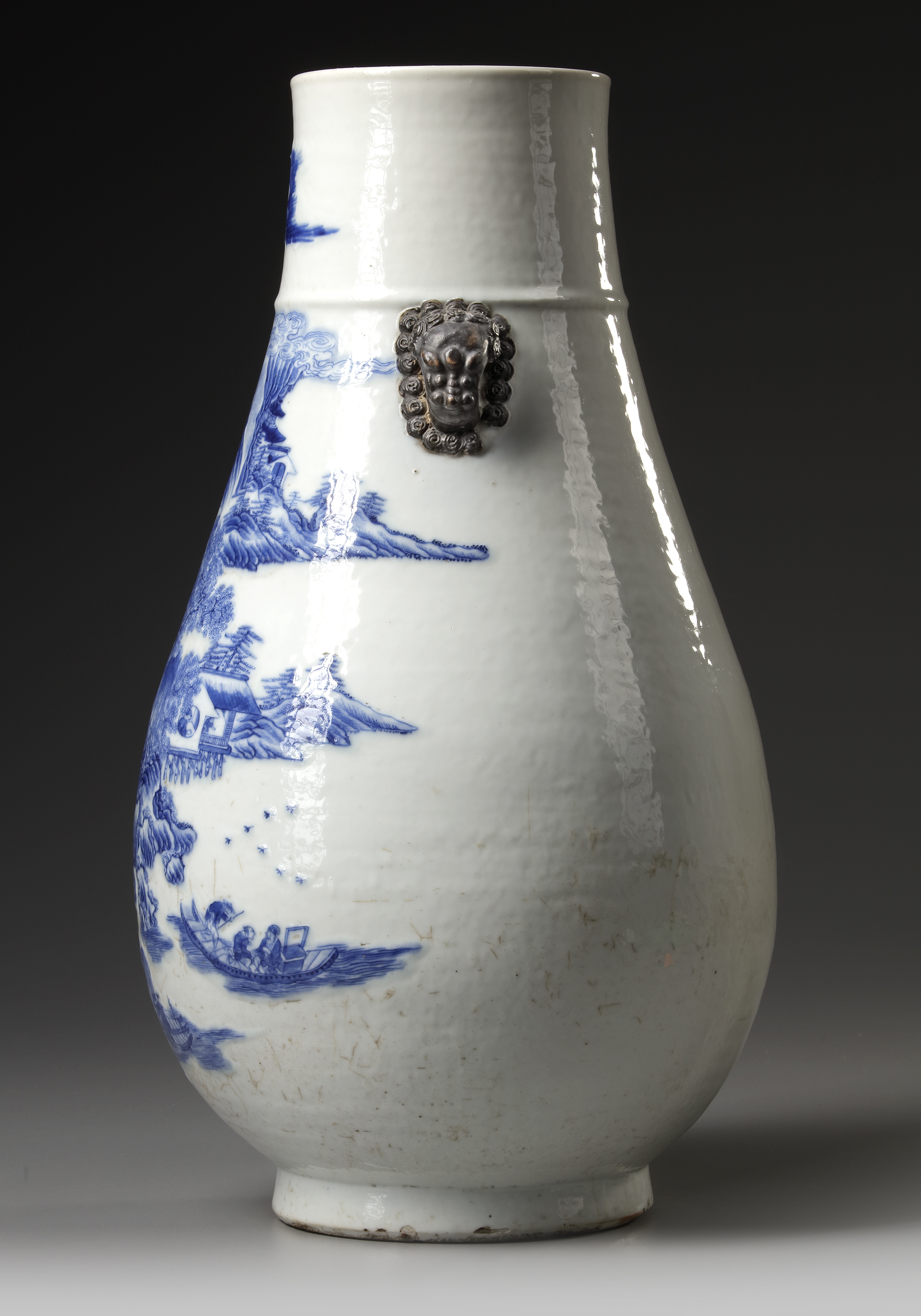 A CHINESE BLUE AND WHITE VASE, 19TH CENTURY - Image 2 of 6