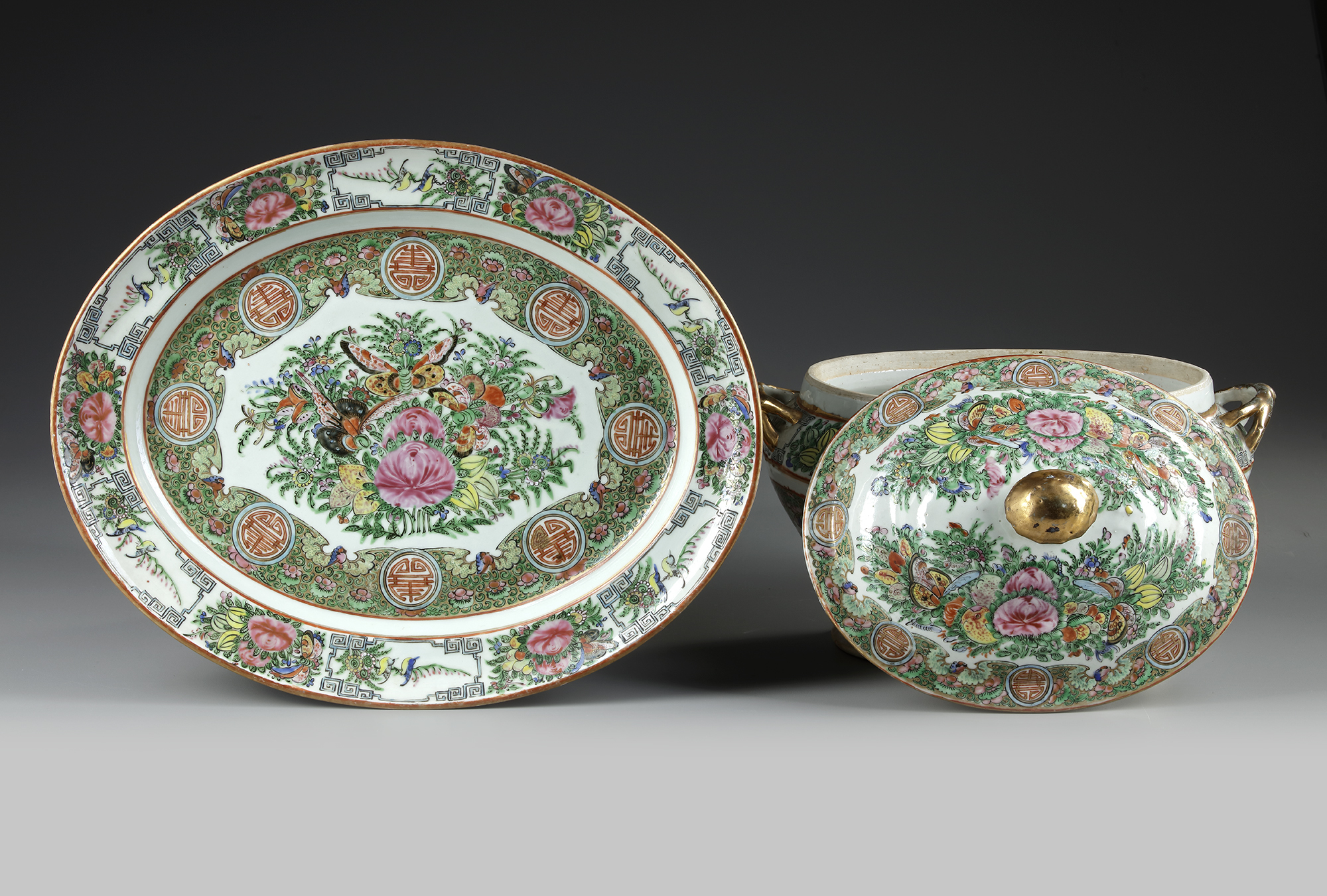 A CANTONESE FAMILLE ROSE TUREEN, COVER AND STAND, 19TH CENTURY - Image 5 of 6
