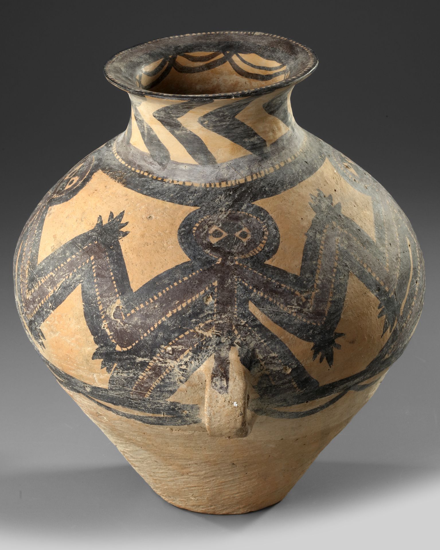 A CHINESE NEOLITHIC POTTERY VASE, MACHANG PHASE, CIRCA 2350-2050 BC - Bild 3 aus 5