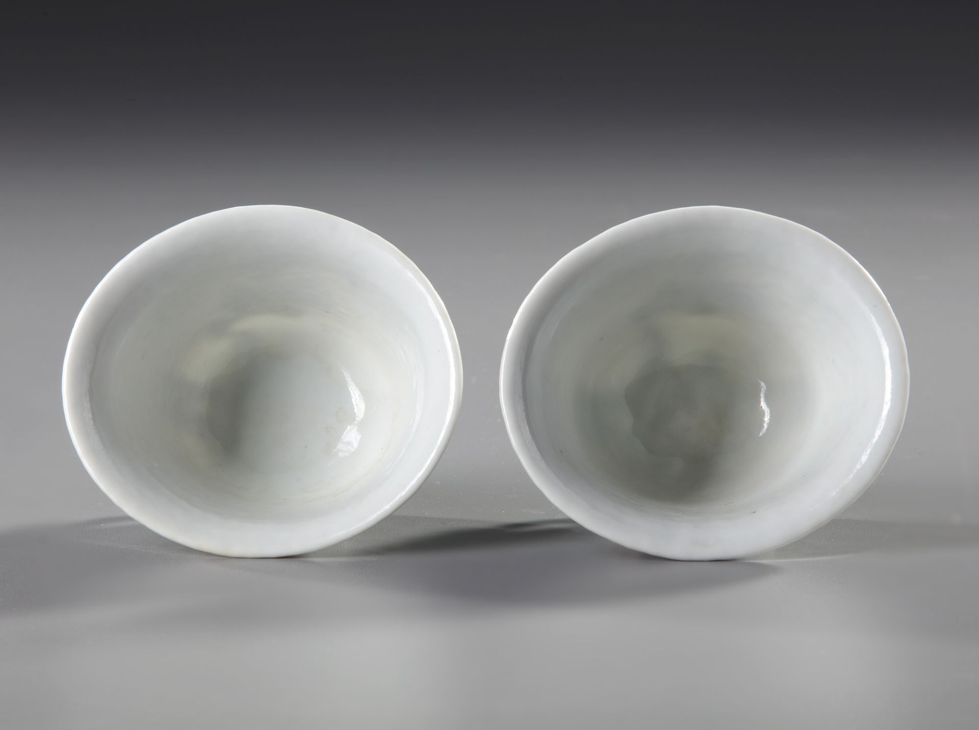 A PAIR OF CHINESE BLANC DE CHINE WINE CUPS, 18TH CENTURY - Image 4 of 4