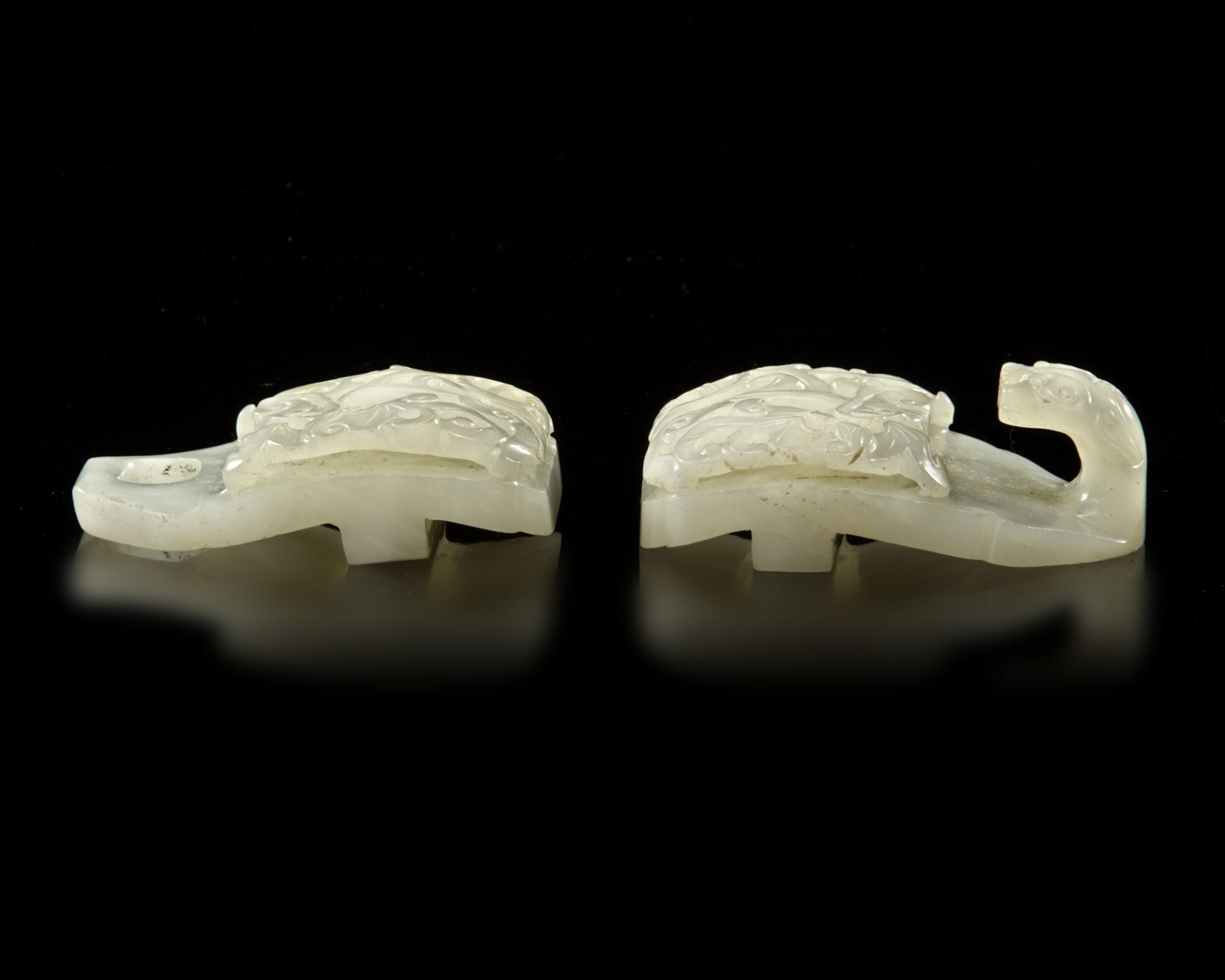 A CHINESE JADE BELT BUCKLE, 19TH-20TH CENTURY - Image 2 of 4