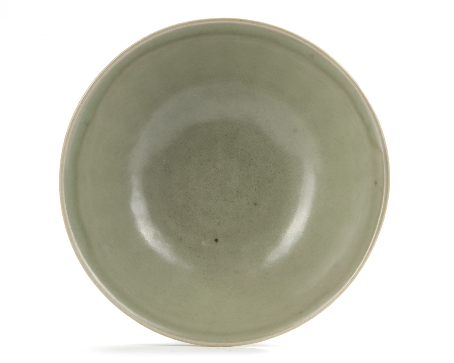 A FINE MOULDED CHINESE LONGQUAN CELADON 'LOTUS' BOWL, SOUTHERN SONG DYNASTY (1127-1279) - Image 4 of 4