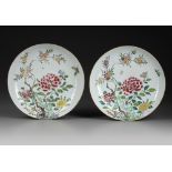 A PAIR OF CHINESE FAMILLE ROSE DISHES, 18TH CENTURY