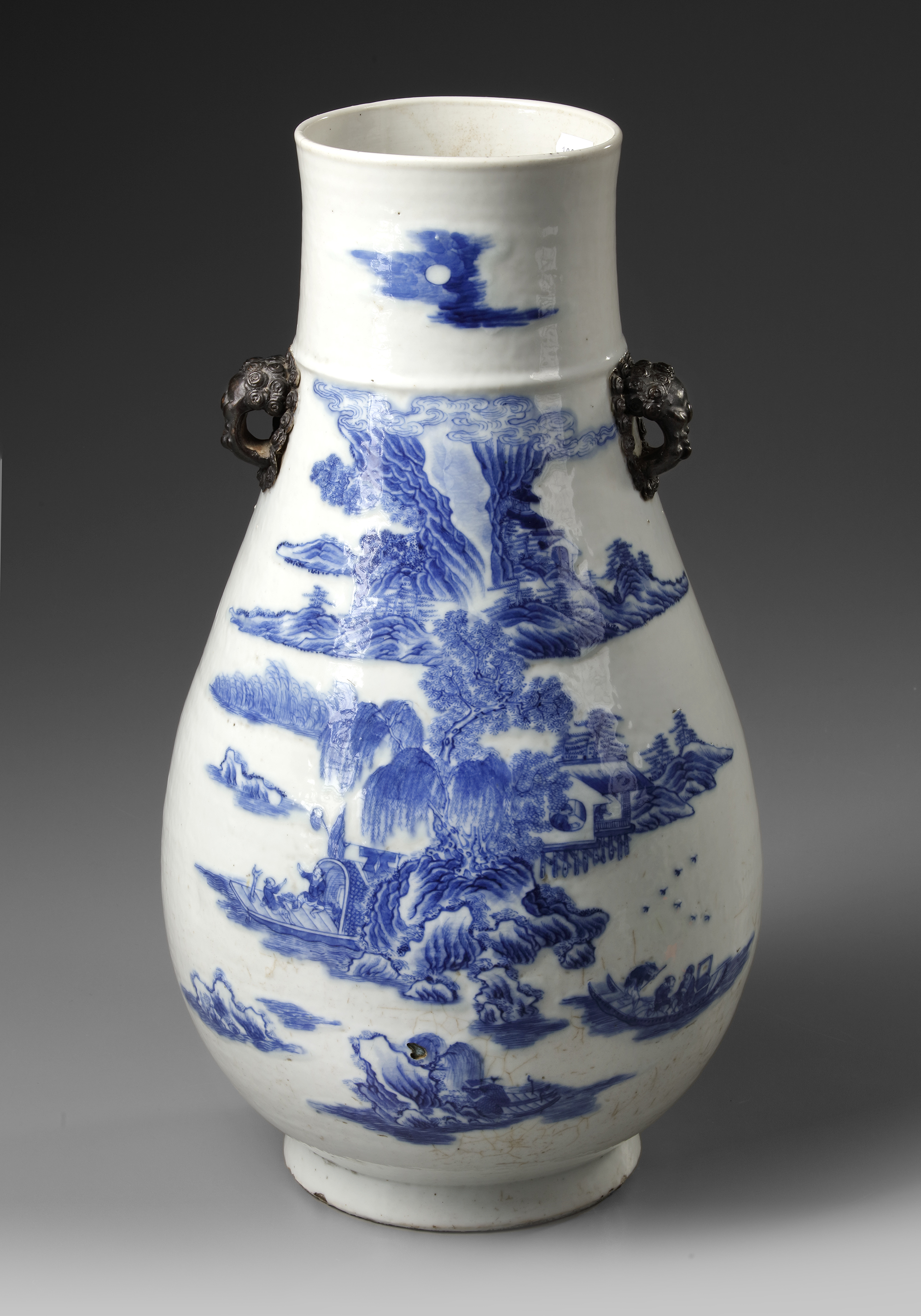 A CHINESE BLUE AND WHITE VASE, 19TH CENTURY - Image 4 of 6