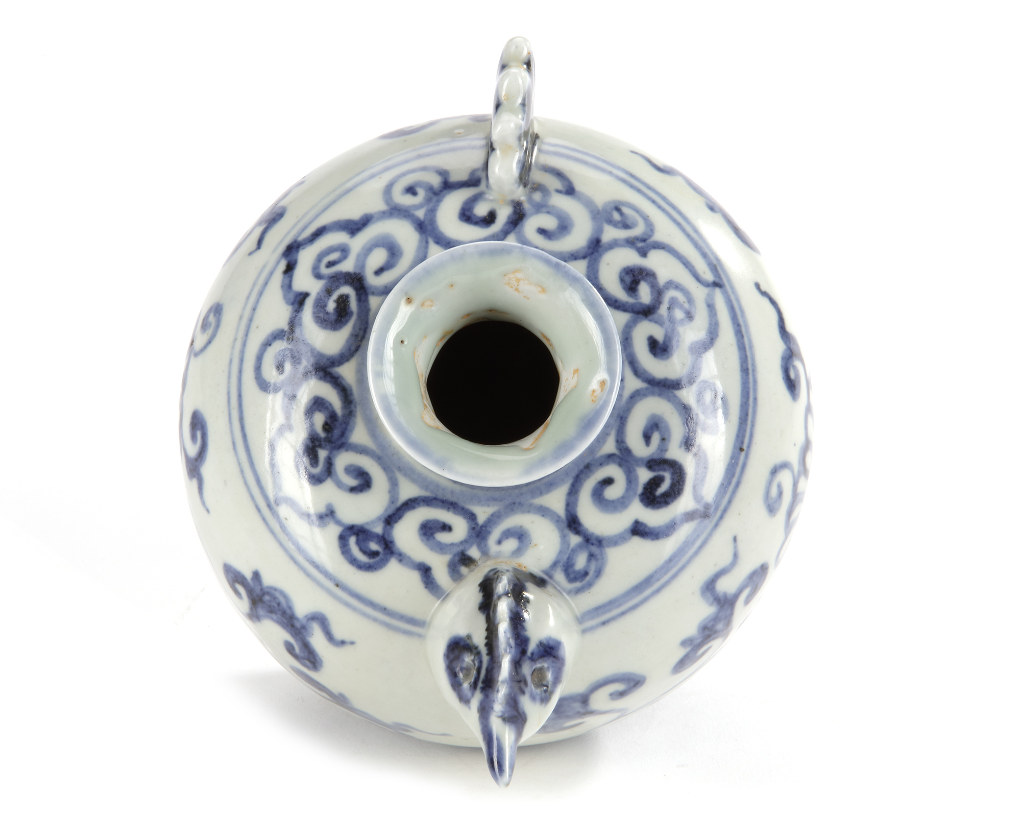 A CHINESE BLUE AND WHITE CHICKEN EWER, MING DYNASTY (1368-1644) - Image 3 of 5