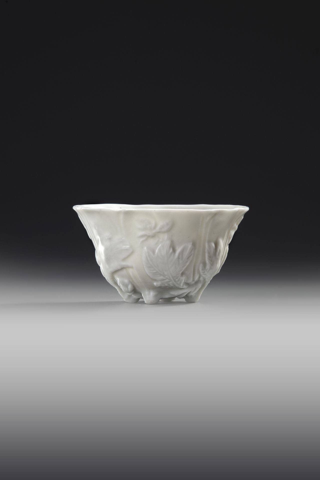 A CHINESE BLANC DE CHINE CUP, 18TH CENTURY - Bild 2 aus 4