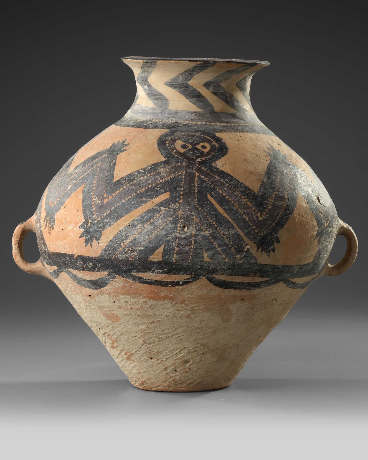 A CHINESE NEOLITHIC POTTERY VASE, MACHANG PHASE, CIRCA 2350-2050 BC