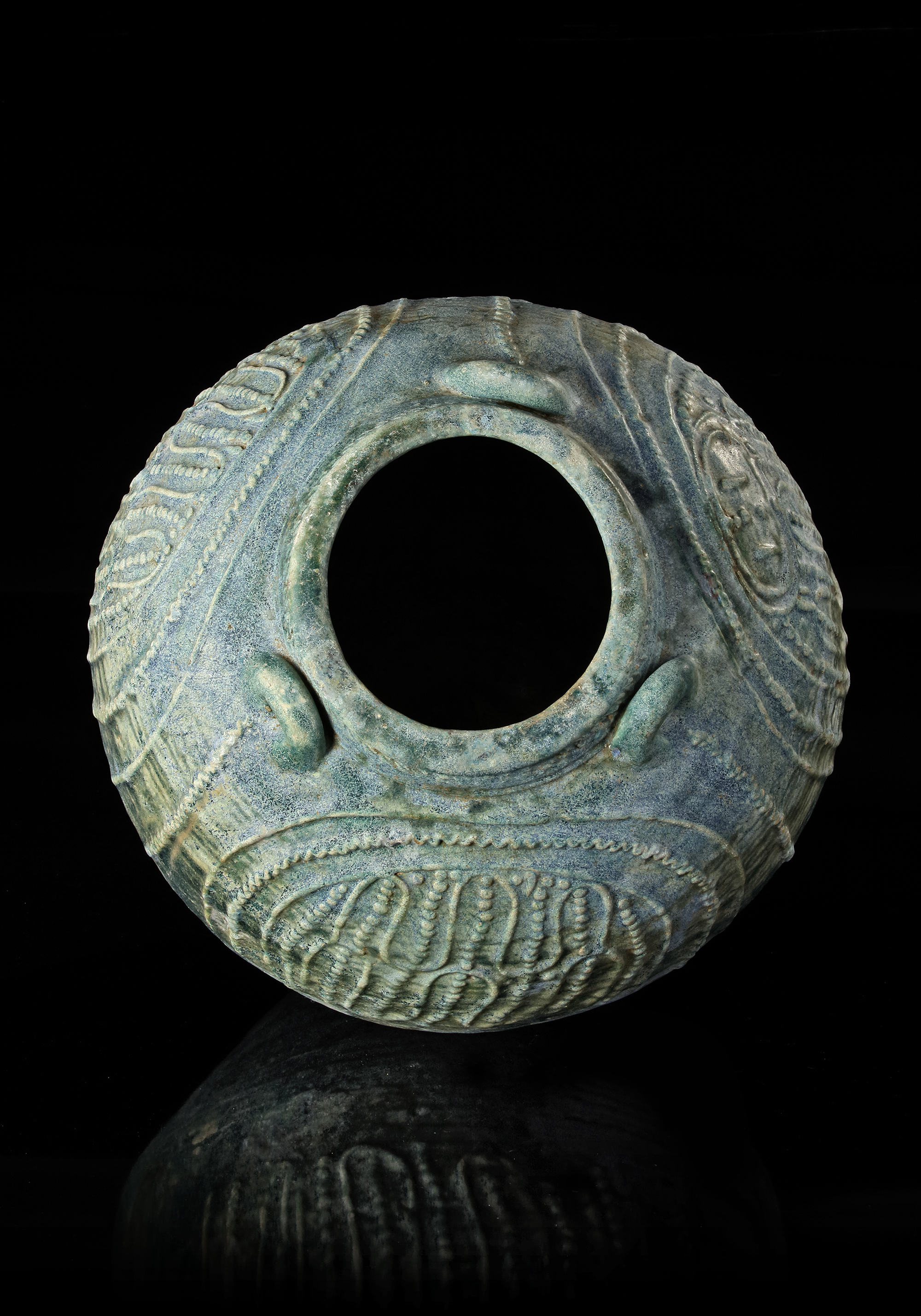 A LARGE UMAYYAD TURQUOISE-GREEN GLAZED JAR, MESOPOTAMIA, 7TH-8TH CENTURY - Image 5 of 6