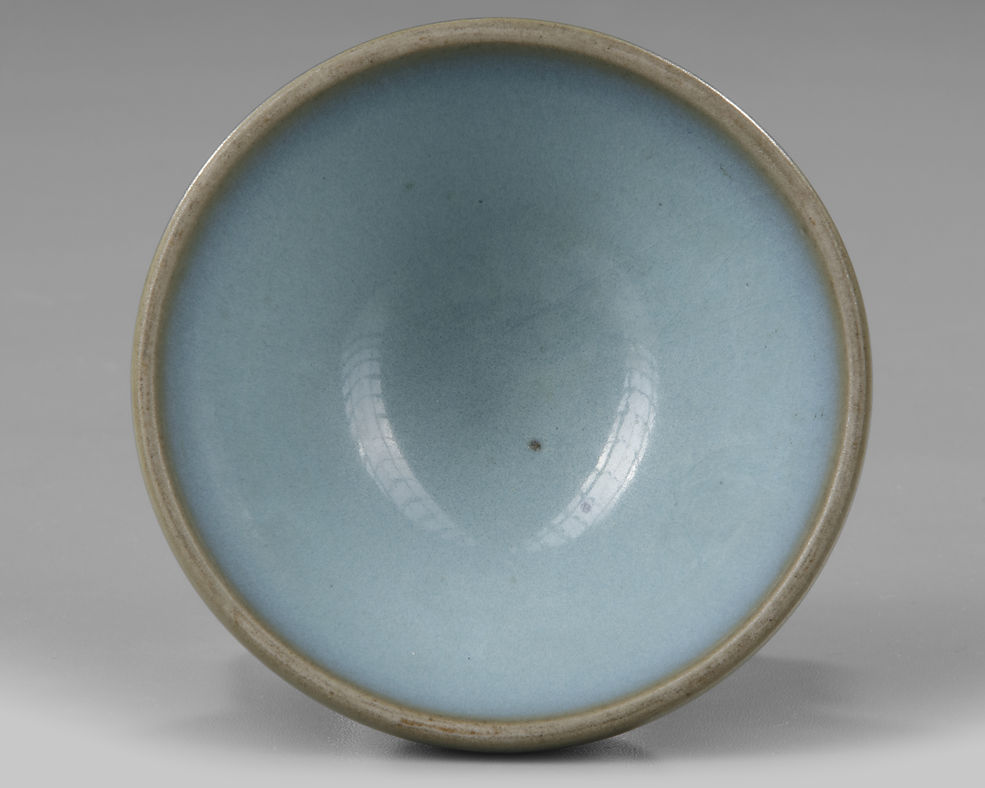 A CHINESE JUNYAO BLUE-GLAZED BOWL, SONG-JIN DYNASTY (11TH-12TH CENTURY) - Image 5 of 5