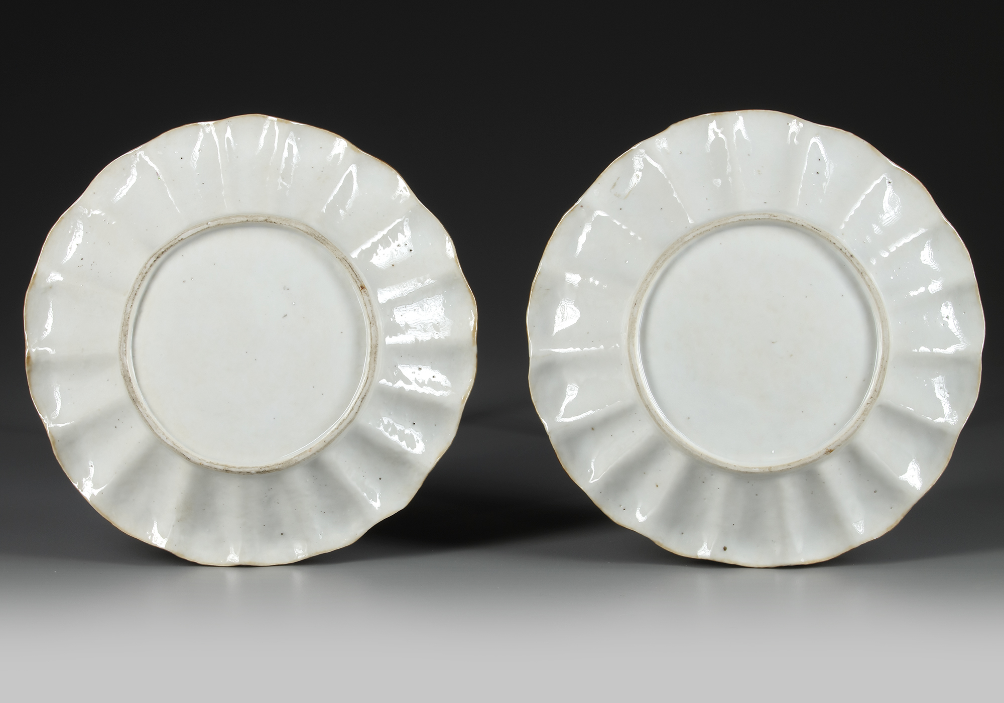 A PAIR OF CHINESE FAMILLE ROSE 'PHEASANT AND PEONY' SCALLOPED-RIM DISHES, QIANLONG PERIOD (1736-1795 - Image 2 of 2