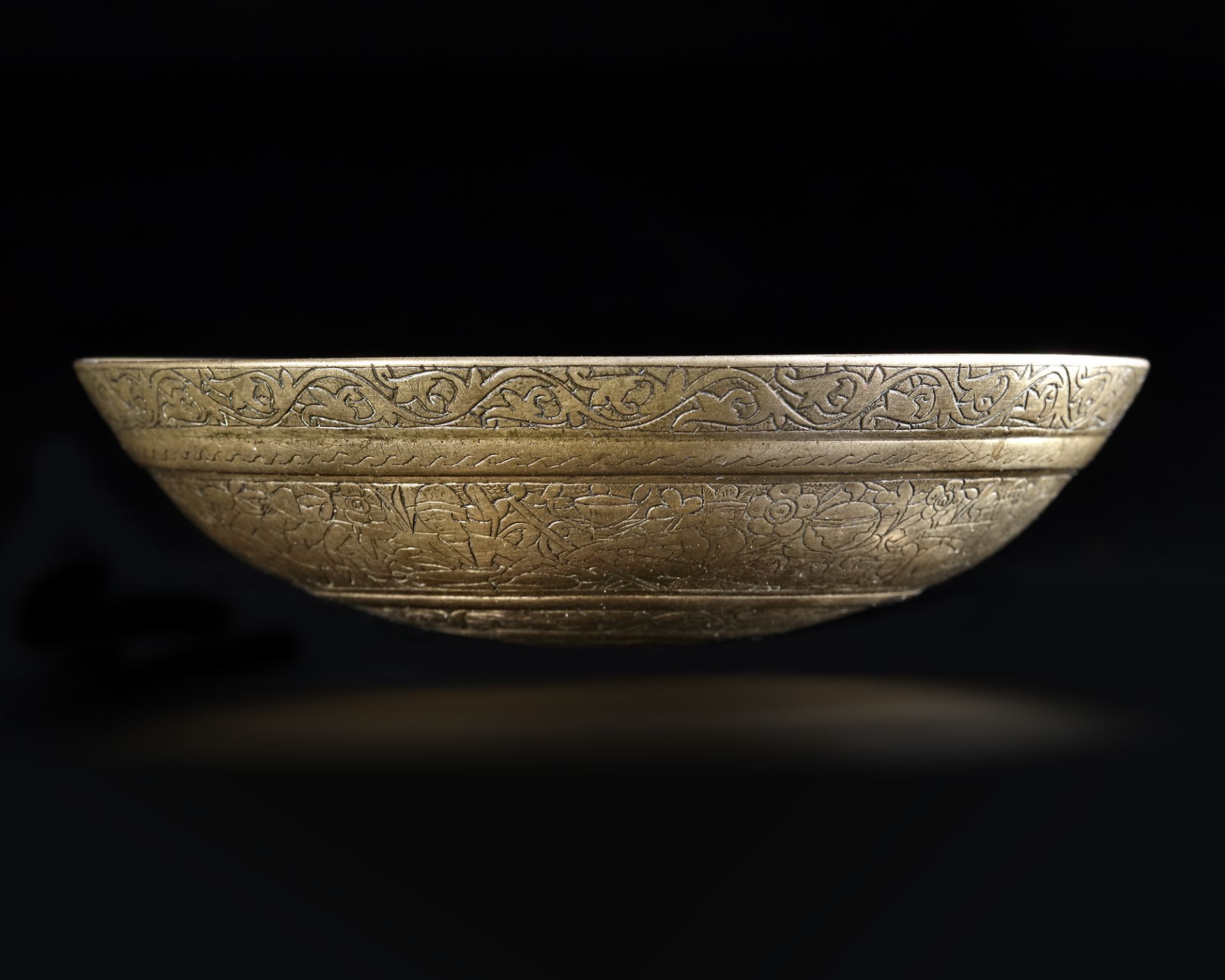 A PERSIAN GILT BRONZE MAGIC BOWL, PERSIA QAJAR DATED 1208 AH/1793 AD - Bild 5 aus 5