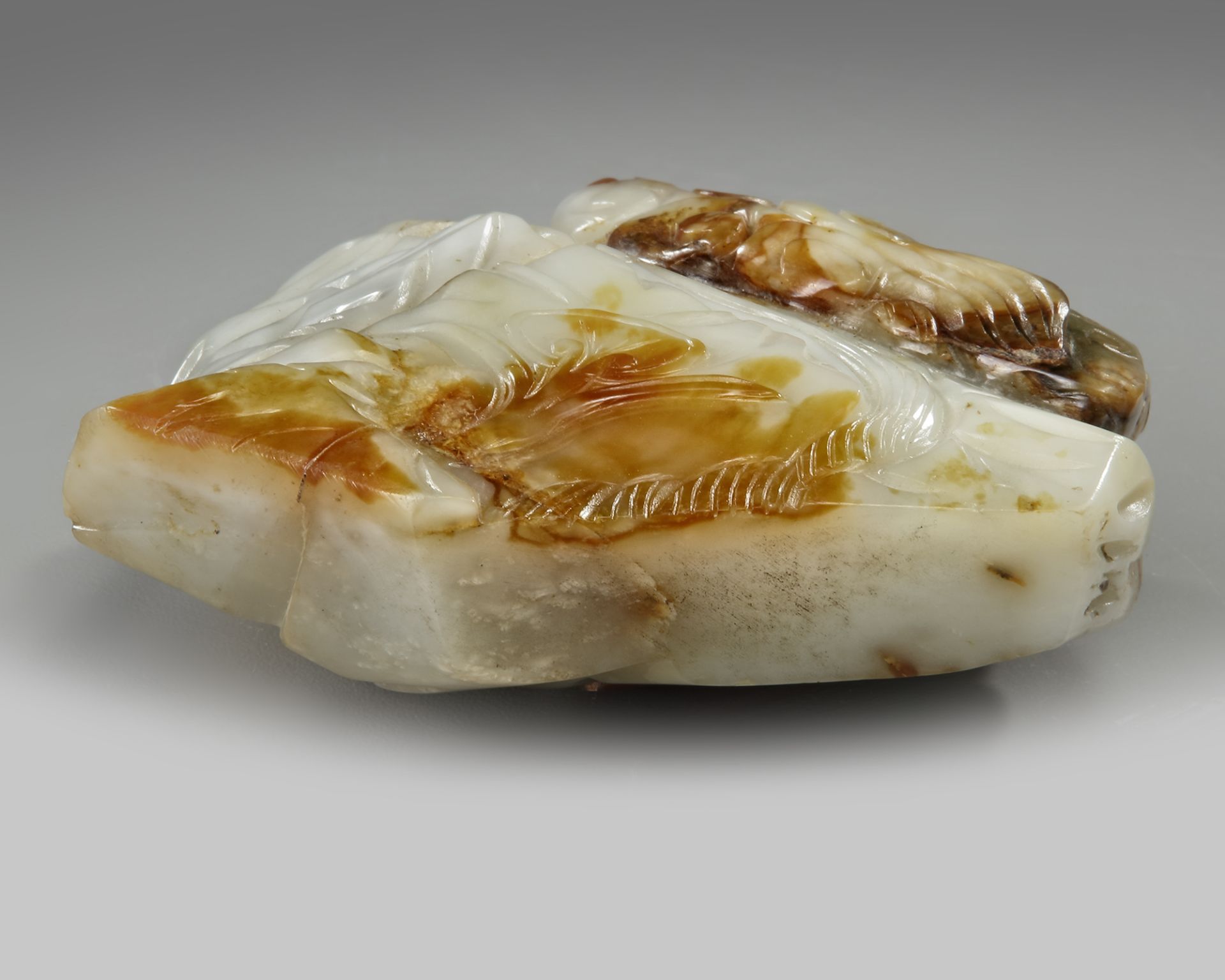 A CHINESE JADE BOULDER, 18TH-19TH CENTURY - Bild 3 aus 3