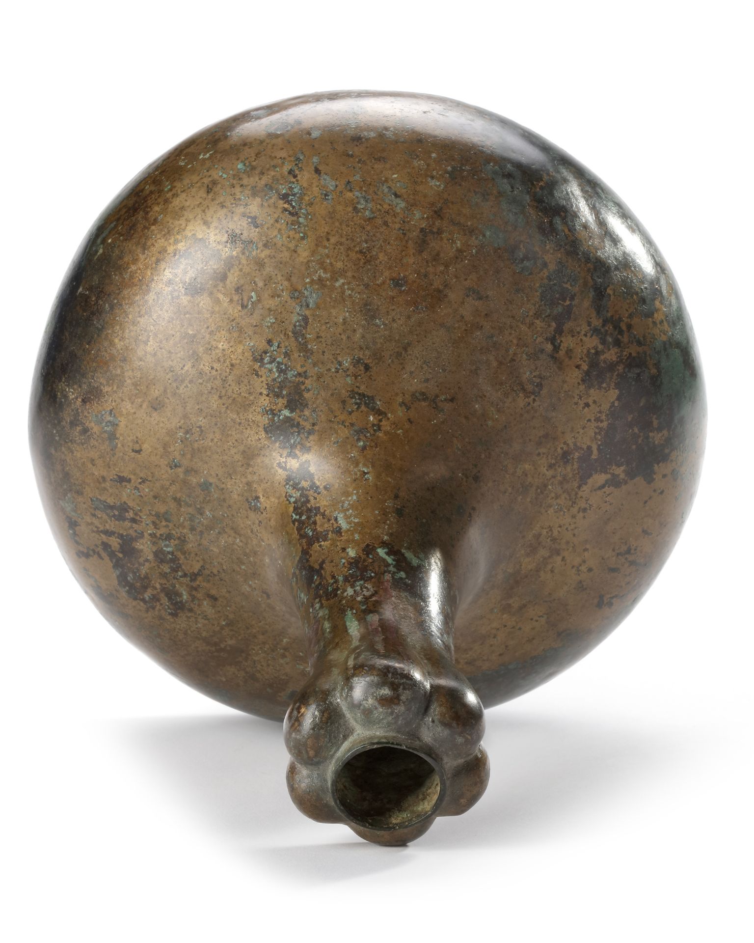 A CHINESE BRONZE GARLIC TOP VASE, HAN DYNASTY (206 BC-220 AD) - Image 3 of 4