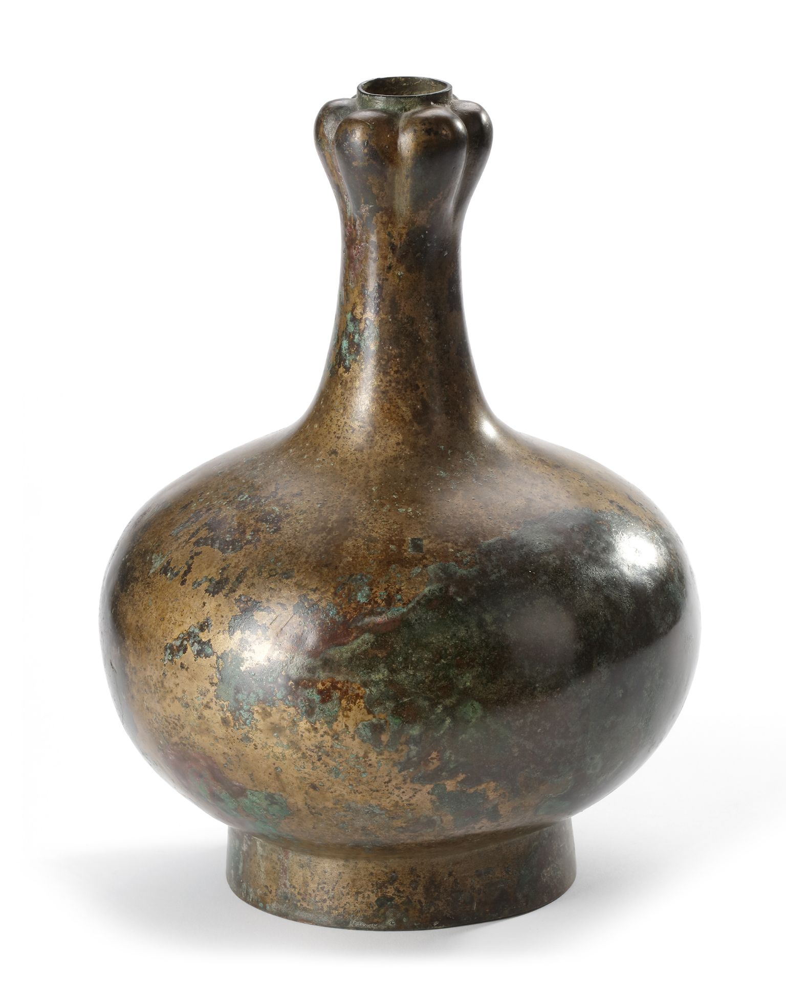 A CHINESE BRONZE GARLIC TOP VASE, HAN DYNASTY (206 BC-220 AD) - Bild 2 aus 4