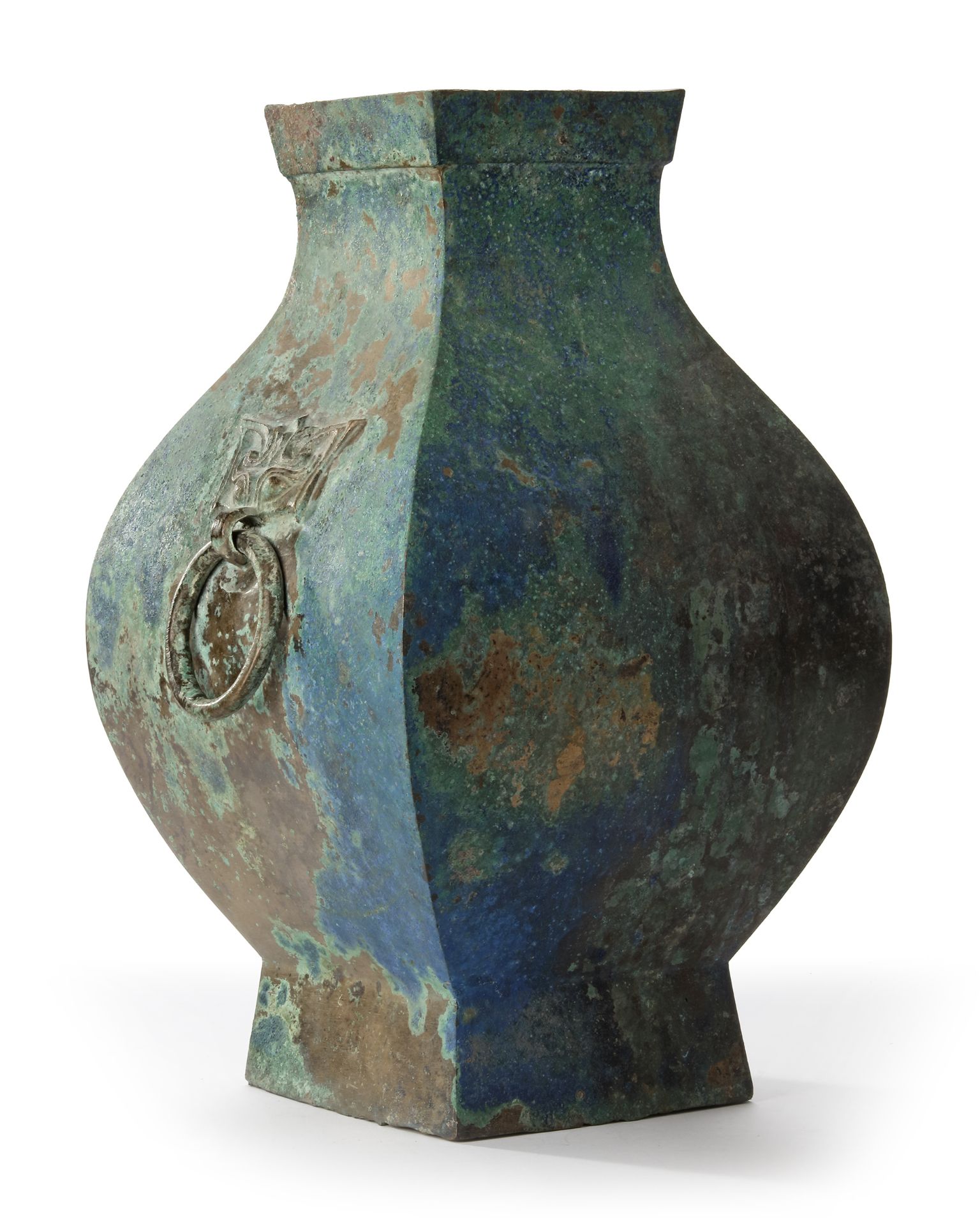 A CHINESE BRONZE SQUARE-SECTION TWIN-HANDLED HU VASE, HAN DYNASTY (206 BC-220AD) - Image 4 of 6