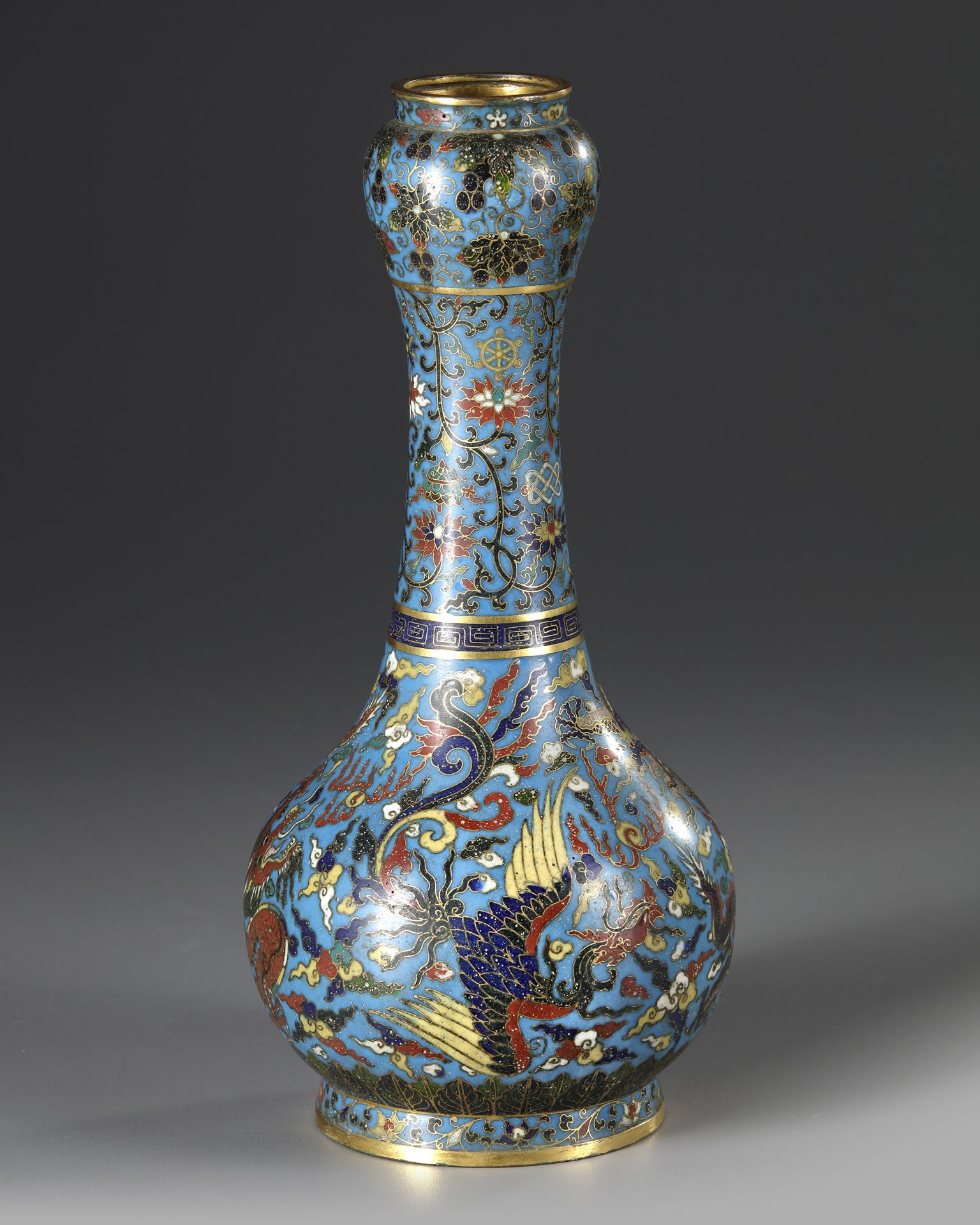 A CHINESE CLOISONNÉ ENAMEL GARLIC HEAD VASE, JINGTAI INCISED SIX-CHARACTER MARK IN A LINE (1450-1456 - Image 2 of 5