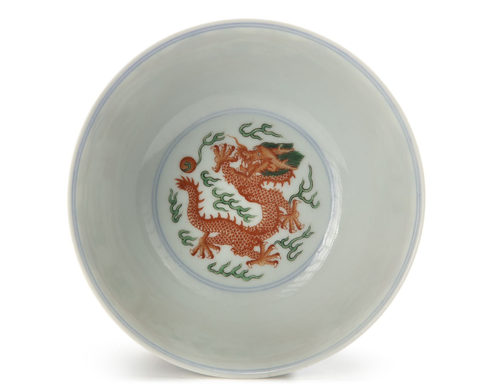 A CHINESE WUCAI DRAGON AND PHOENIX BOWL, QING DYNASTY (1636–1912) - Image 3 of 4