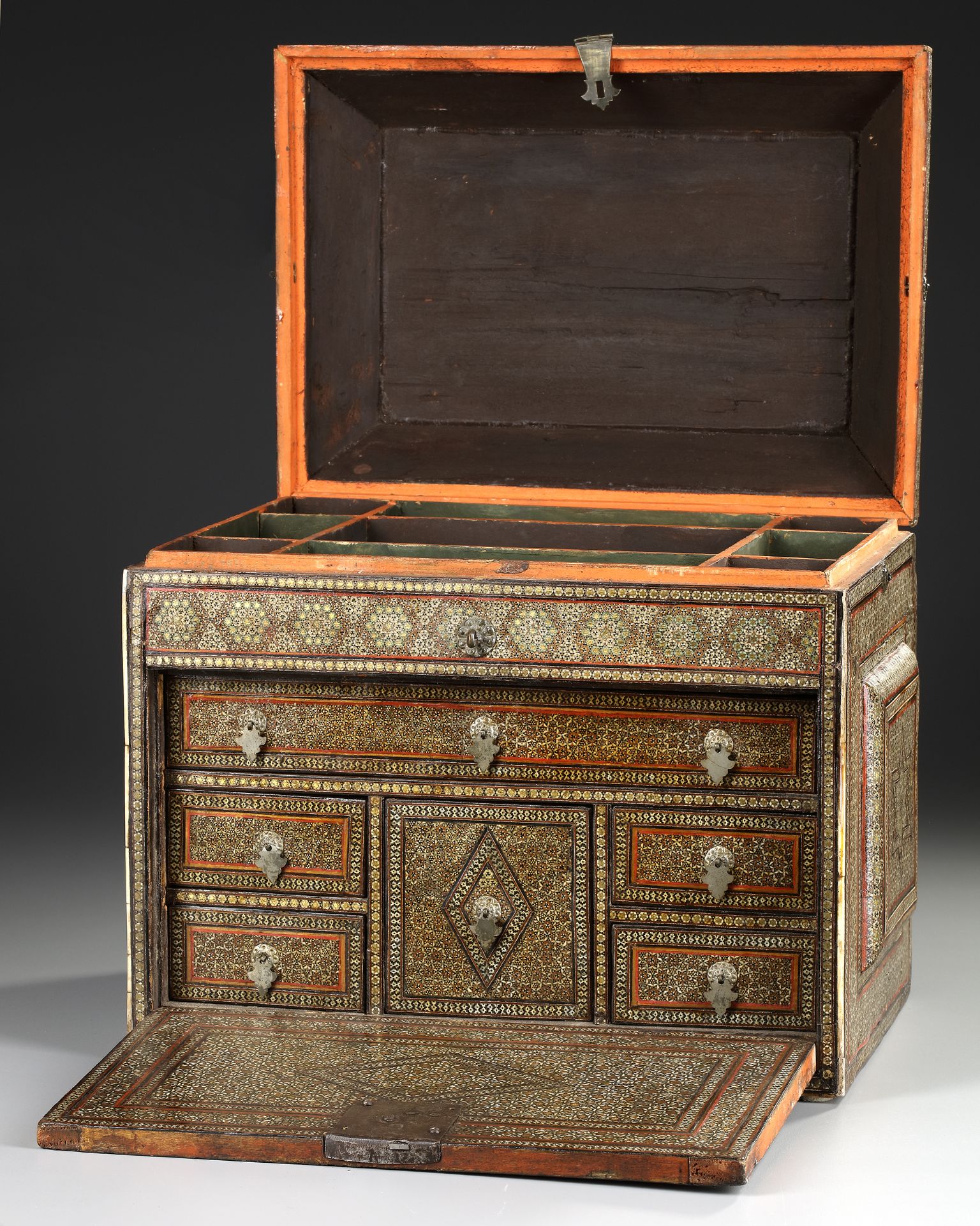 A QAJAR KHATAMKARI CASKET, PERSIA, 19TH CENTURY - Image 3 of 5