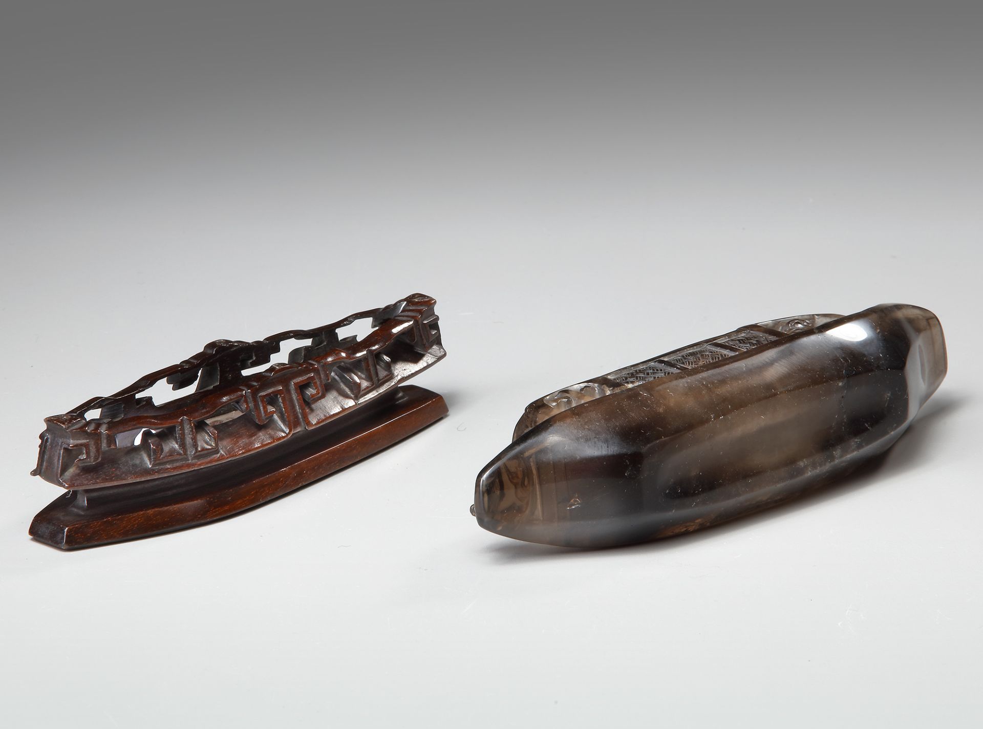 AN AGATE CARVING OF A SAMPAN, QING DYNASTY, 19TH CENTURY - Image 2 of 5