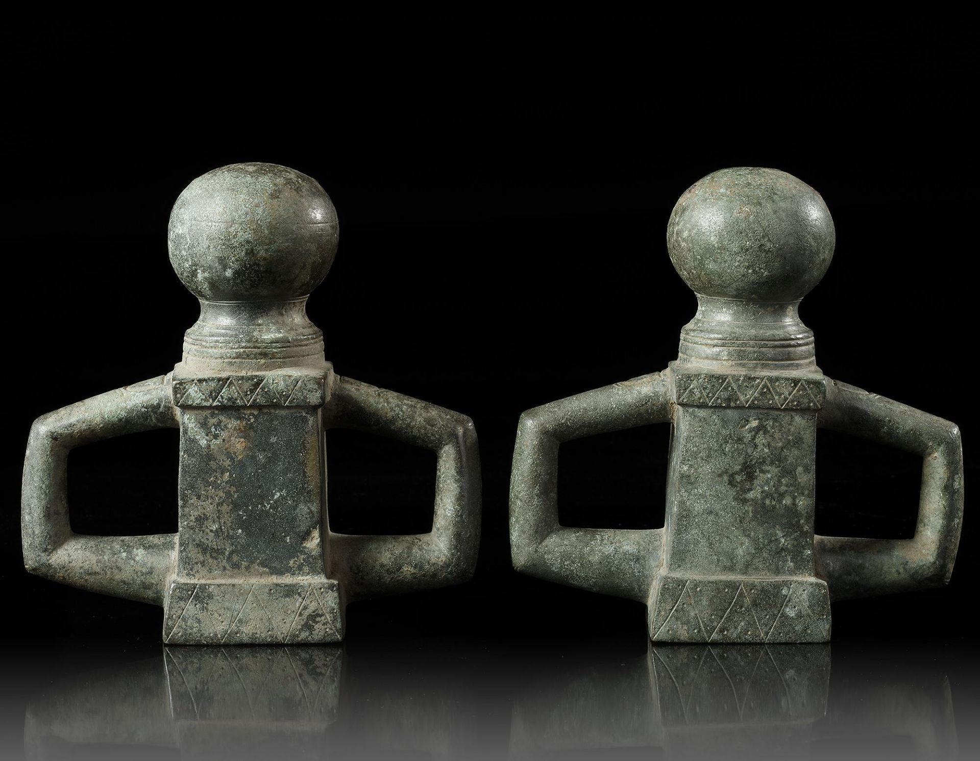 A PAIR OF ROMAN BRONZE CHARIOT FITTINGS, CIRCA 2ND/3RD CENTURY AD - Image 5 of 5