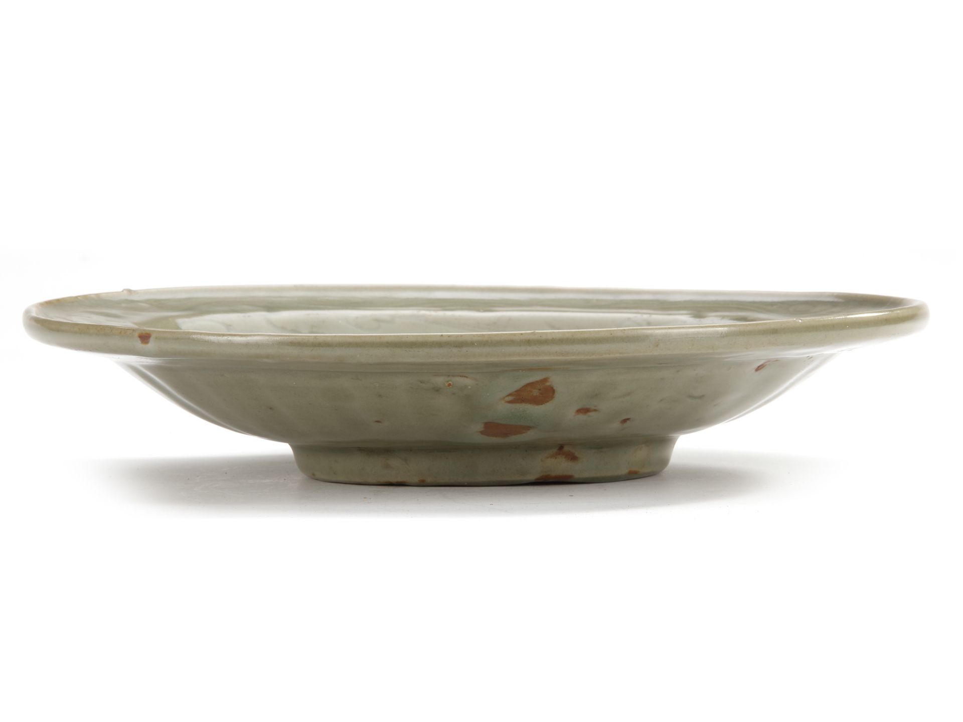 A CHINESE LONGQUAN DISH, MING DYNASTY (1368-1644) - Bild 3 aus 3