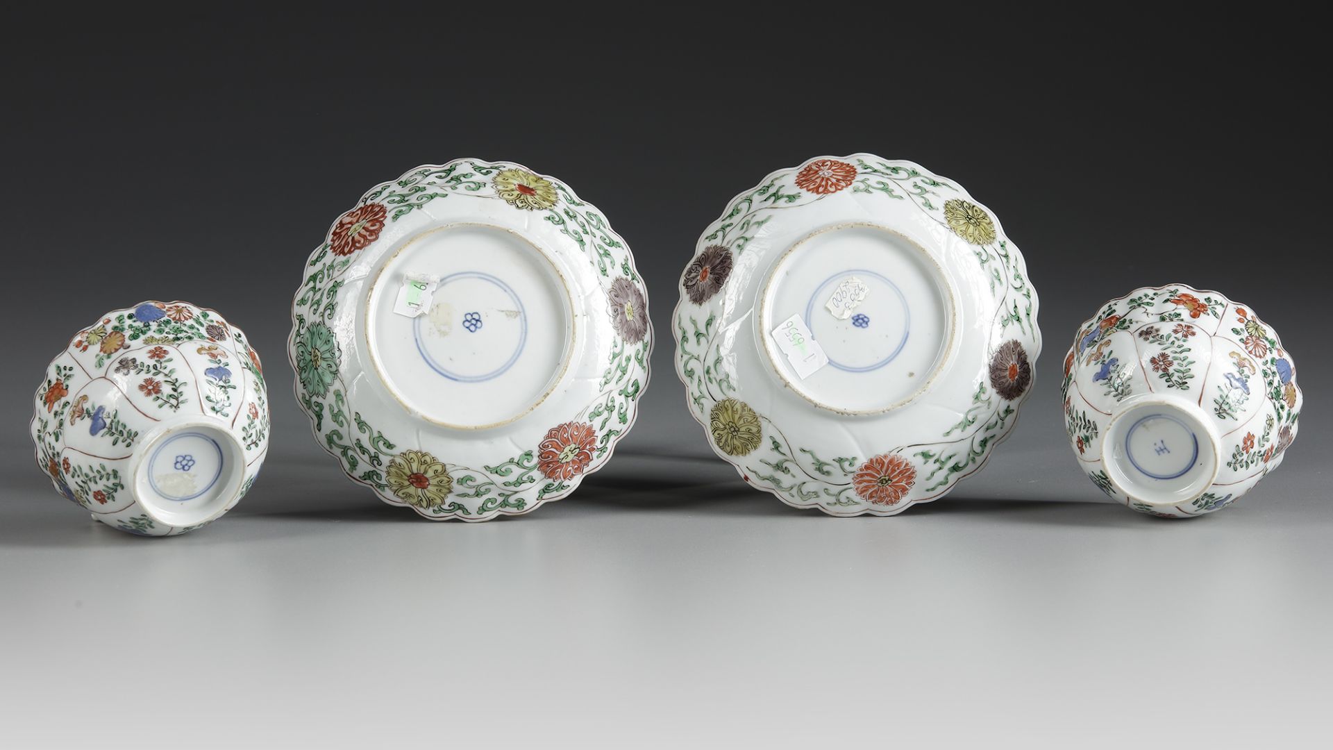 TWO PAIRS OF CHINESE FAMILLE VERTE CUPS AND SAUCERS - Bild 5 aus 5