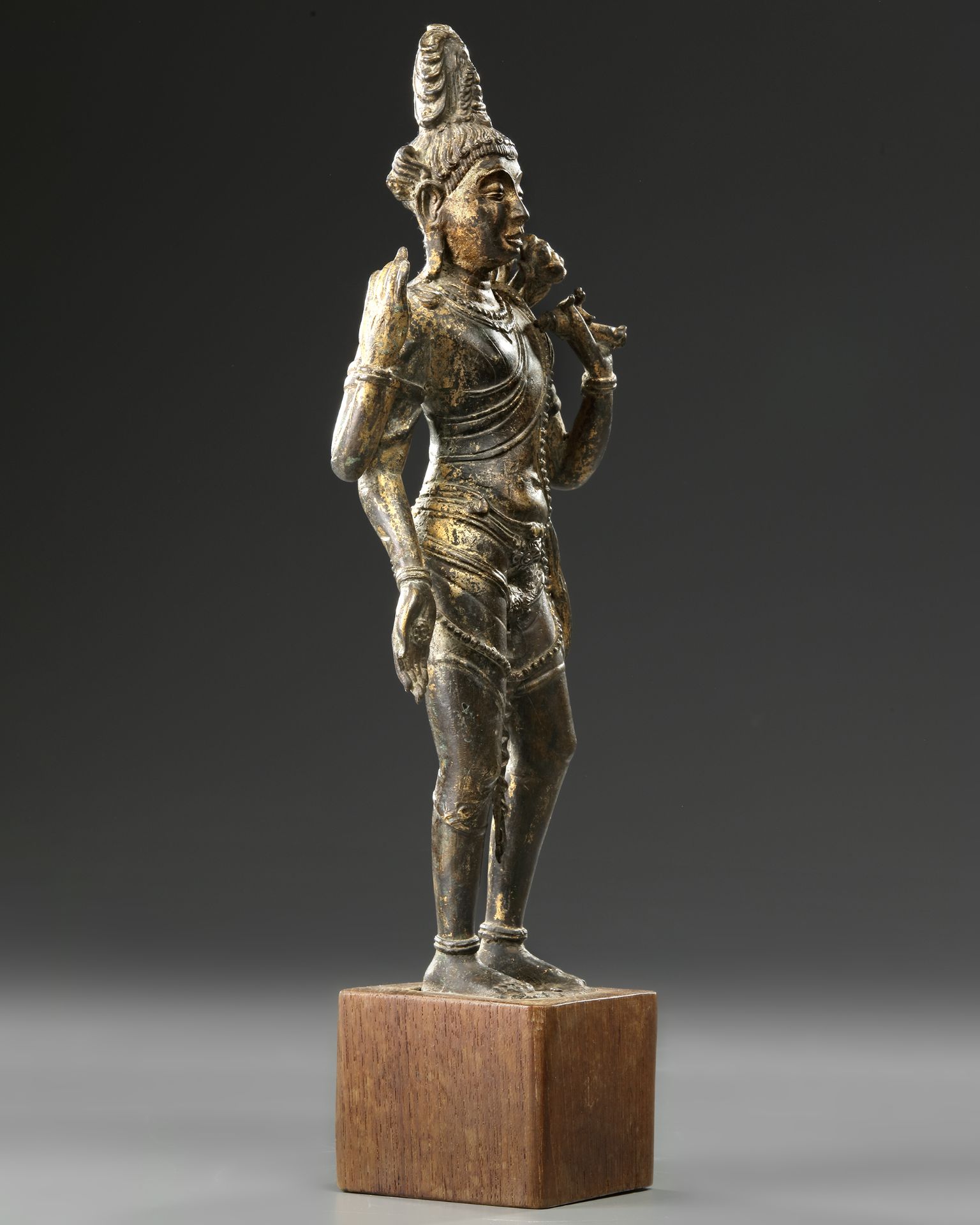 A GILT BRONZE STATUE, NEPAL, 17TH-18TH CENTURY - Image 5 of 5