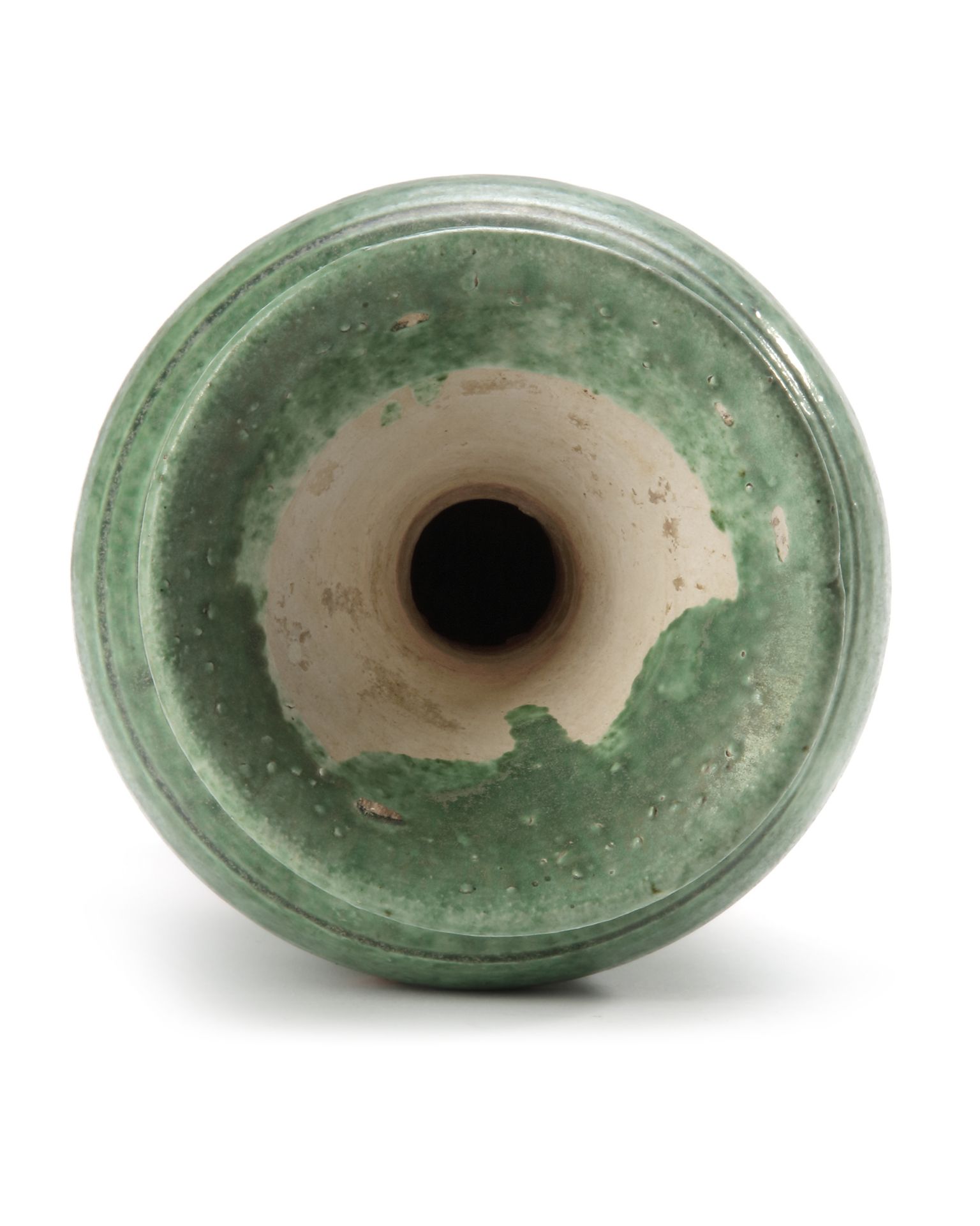 A CHINESE GREEN GLAZED SLENDER VASE, LIAO DYNASTY (916-1125) - Bild 3 aus 4