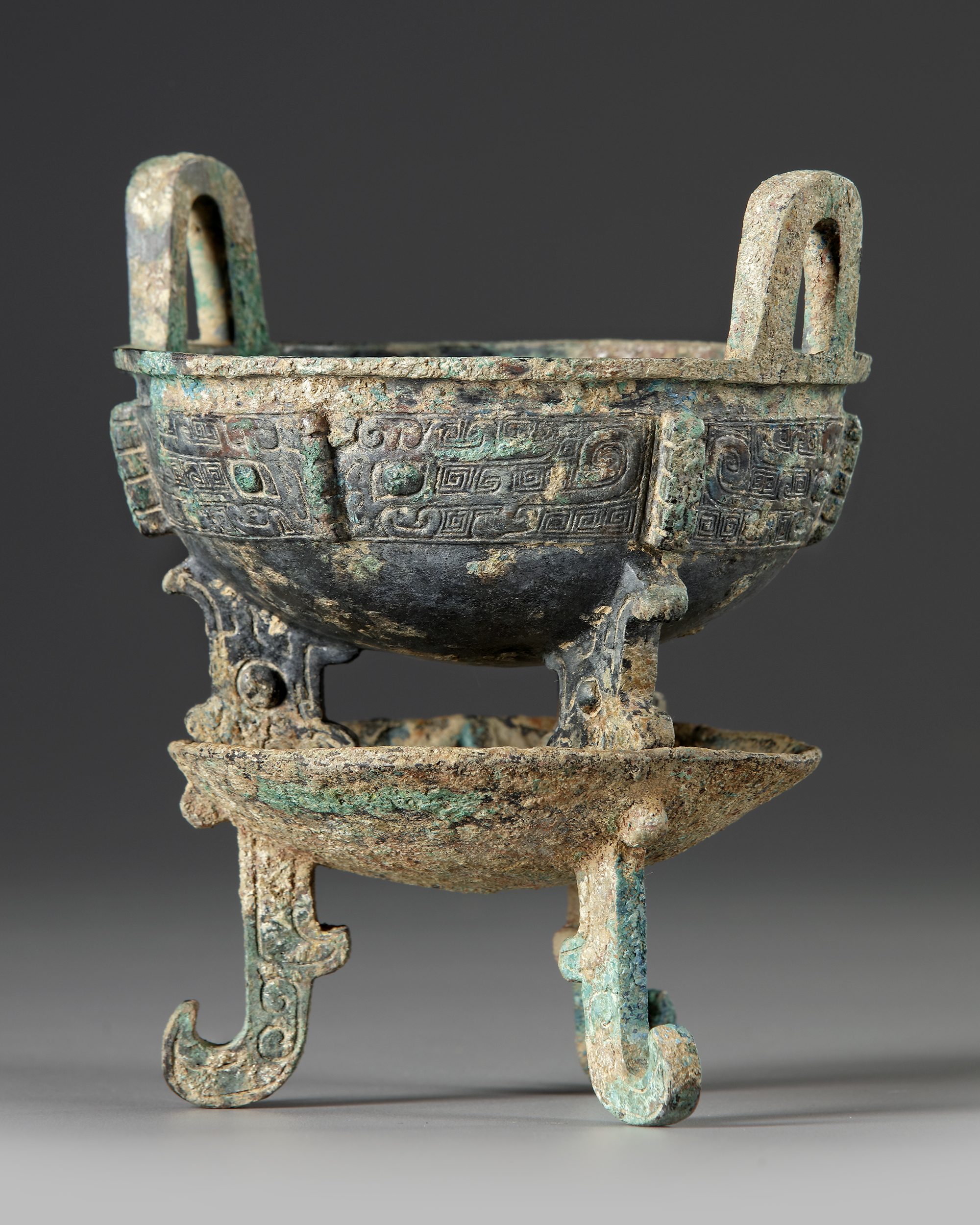 A CHINESE ARCHAIC BRONZE RITUAL FOOD VESSEL ( CHANG ZI DING), EARLY WESTERN ZHOU DYNASTY 1046-771 B - Image 4 of 6