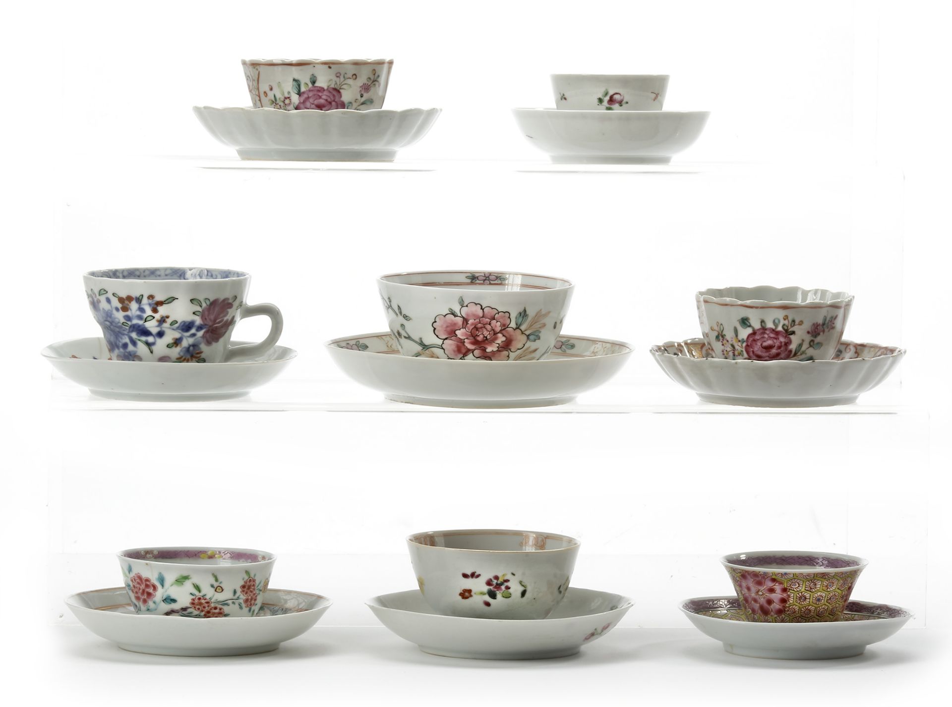 EIGHT CHINESE CUPS AND SAUCERS, 18TH CENTURY - Bild 2 aus 3