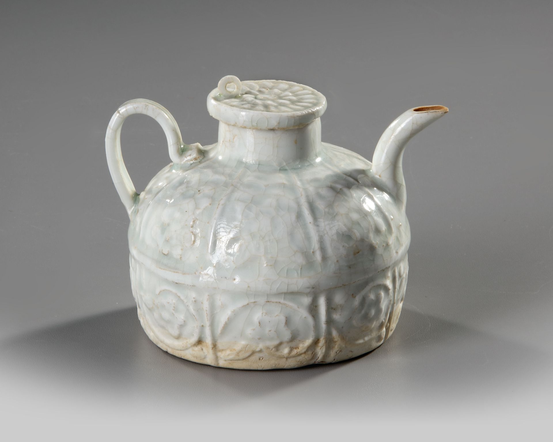 A SMALL CHINESE QINGBAI EWER, SONG DYNASTY (960-1279) - Image 3 of 5