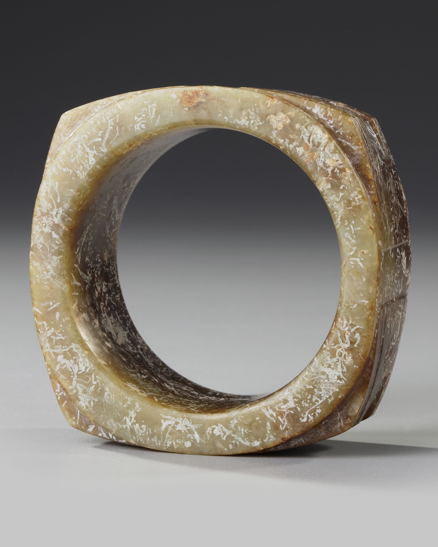 A LARGE ARCHAISTIC JADE CONG, MING DYNASTY (1368-1644) - Image 6 of 8
