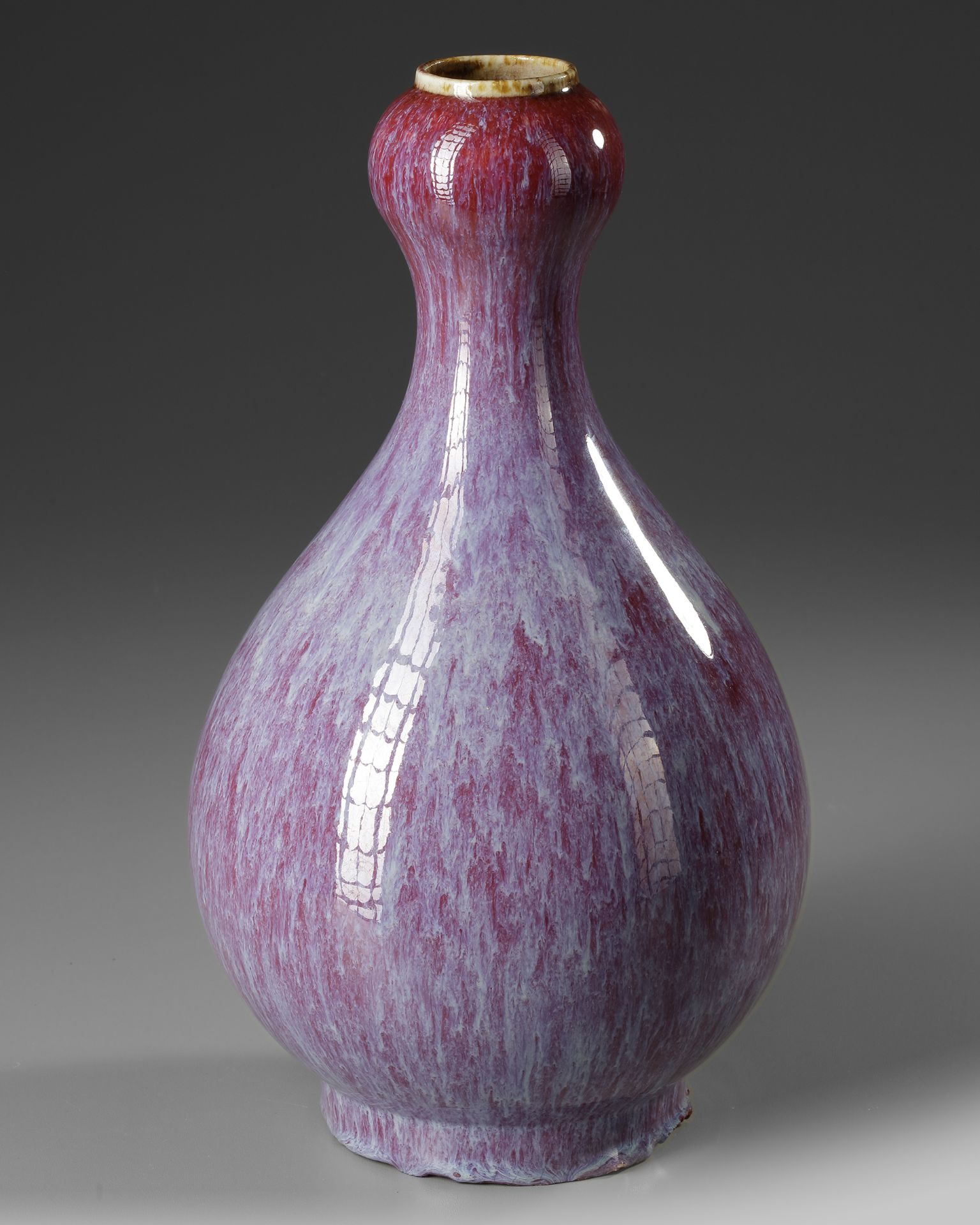 A CHINESE FLAMBE-GLAZED GARLIC HEAD VASE, QING DYNASTY (1644–1911) - Image 3 of 8