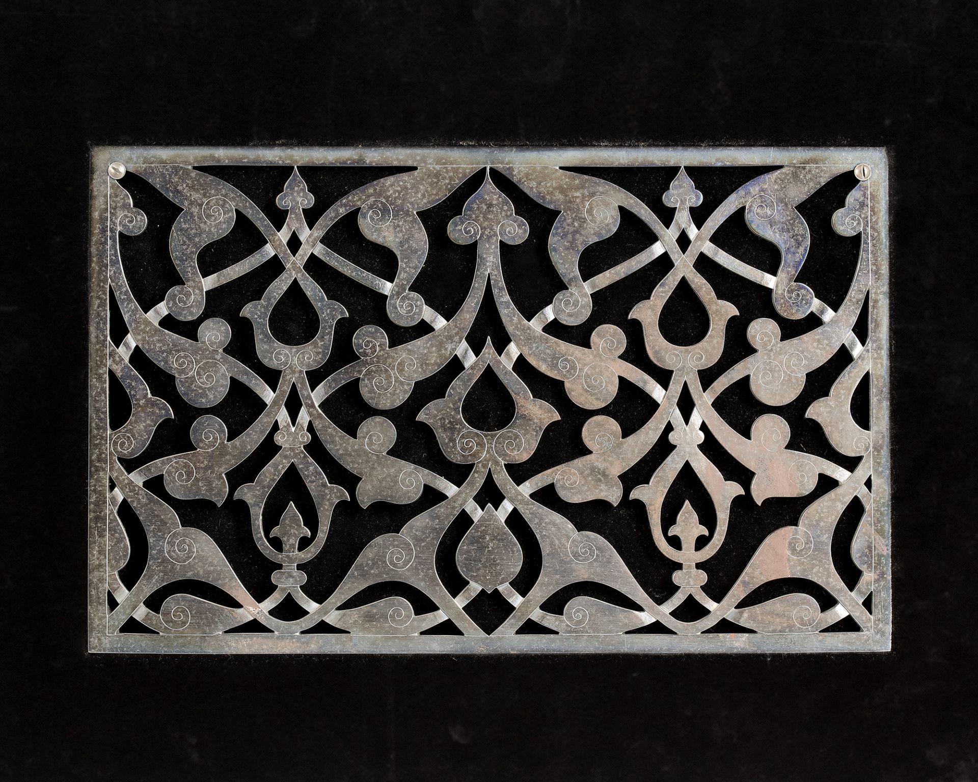 AN OPENWORK STEEL PANEL (WINDOW), MUGHAL, 18TH-19TH CENTURY - Image 4 of 4