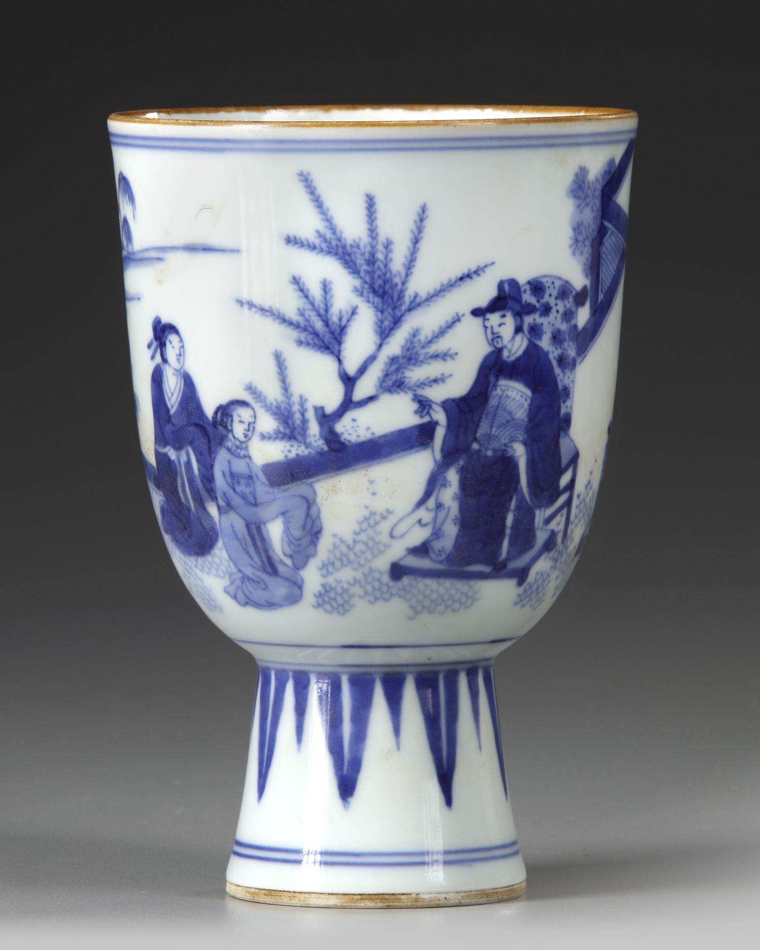 A CHINESE BLUE AND WHITE STEM BOWL, QING DYNASTY (1644–1911) - Image 2 of 8