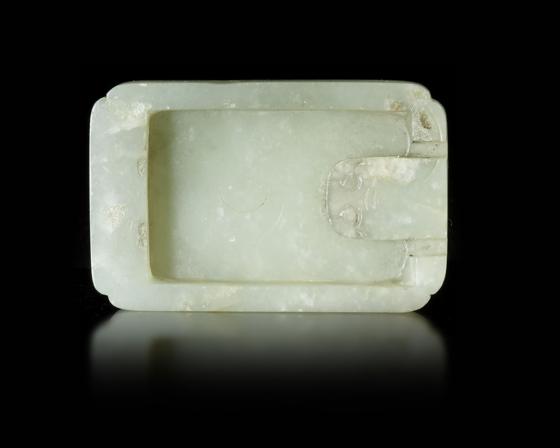 A CHINESE CARVED JADE BELT HOOK, QING DYNASTY (1644–1911) - Image 6 of 8