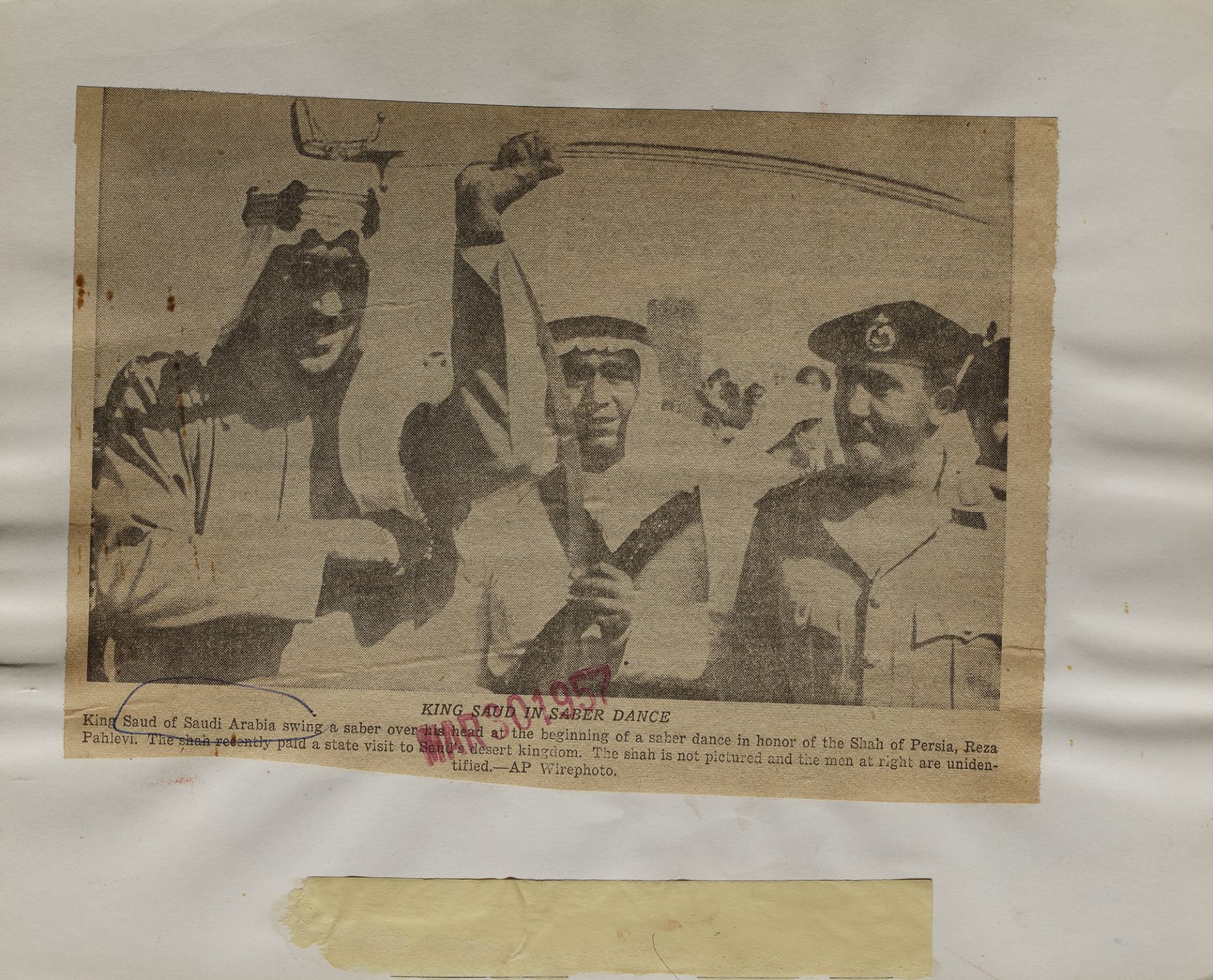 A COLLECTION OF TEN OLD PICTURES OF KING SAUD BIN ABDUL AZIZ AL SAUD, 2ND KING OF SAUDIA ARABIA, 195 - Bild 23 aus 40