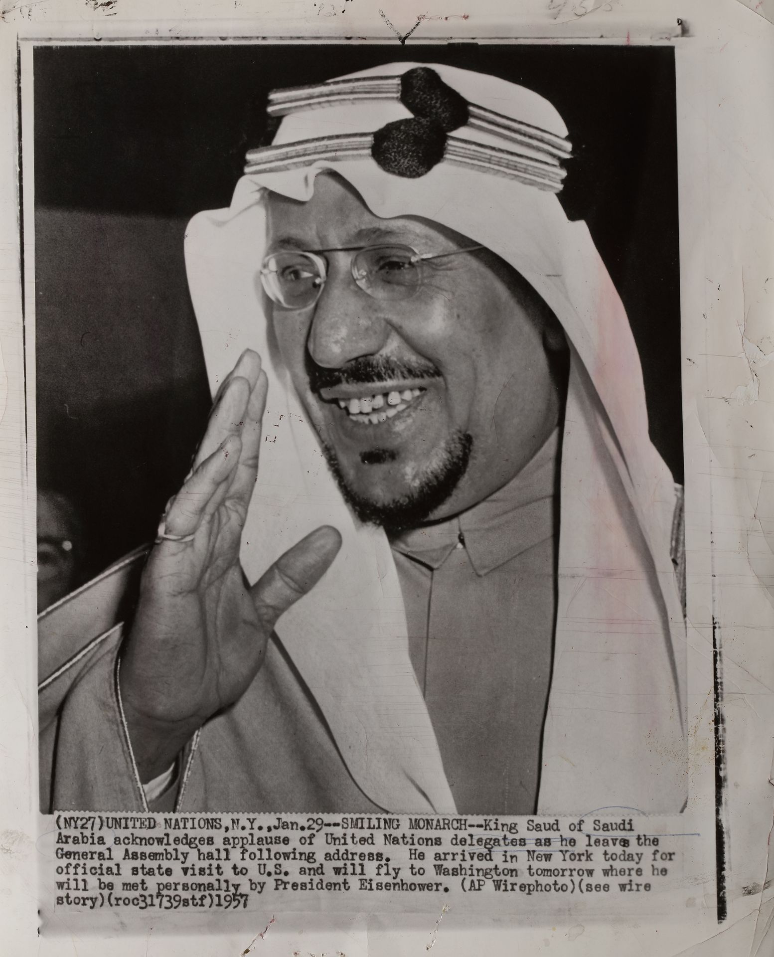 A COLLECTION OF TEN OLD PICTURES OF KING SAUD BIN ABDUL AZIZ AL SAUD, 2ND KING OF SAUDIA ARABIA, 195 - Bild 39 aus 40