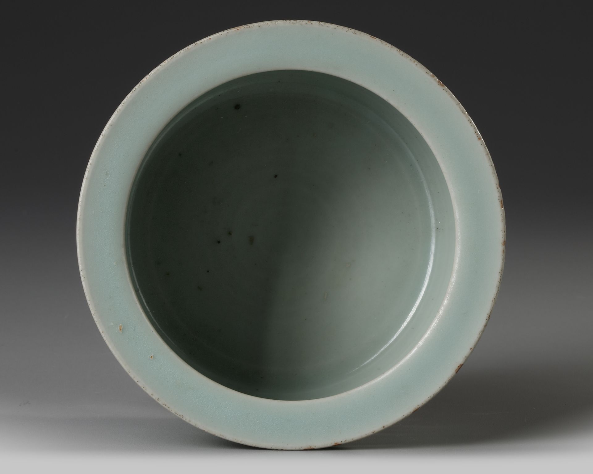 A CHINESE CELADON CYLINDRICAL TRIPOD CENSER - Image 5 of 8