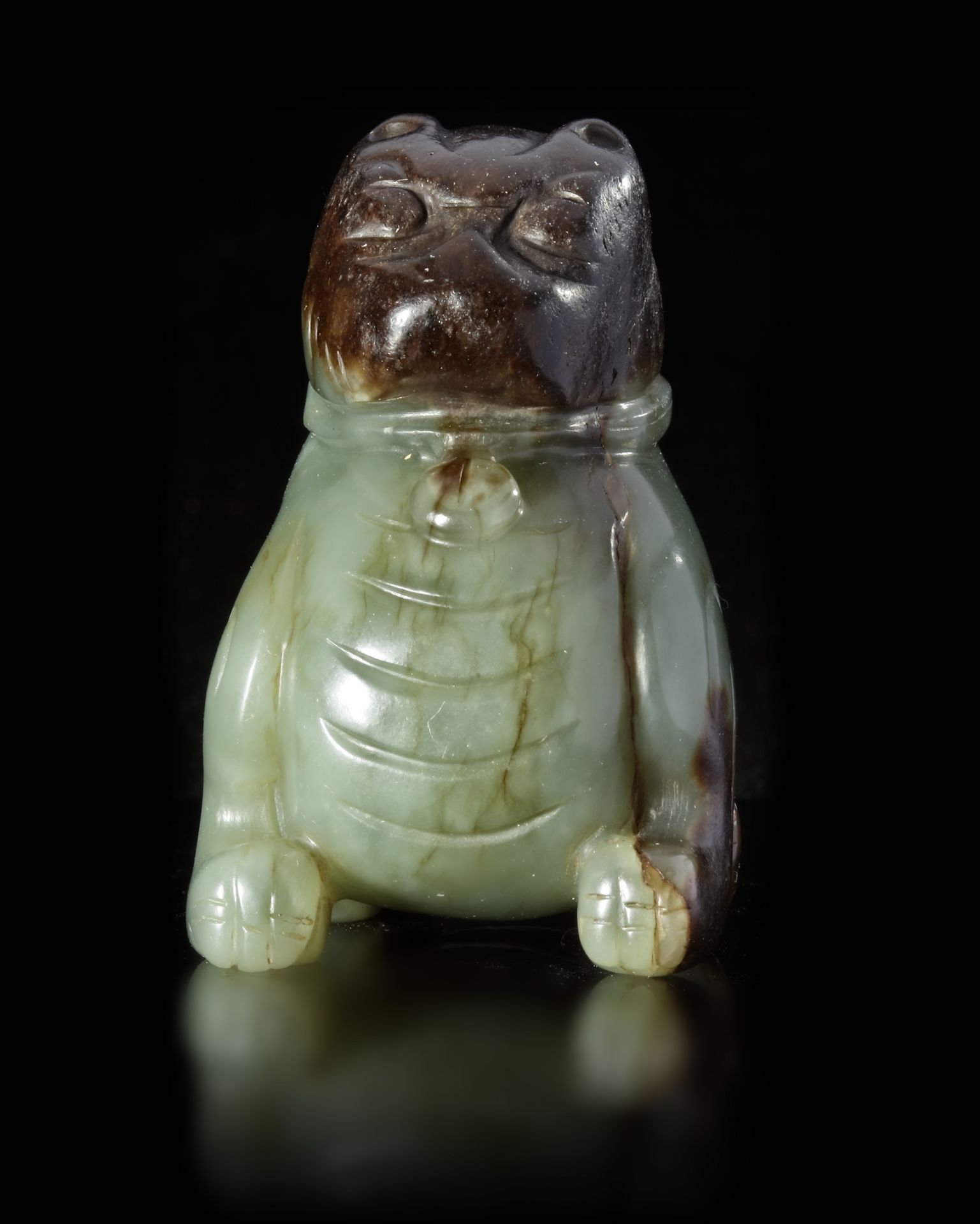 A CHINESE SPINACH CARVED JADE FU DOG, MING DYNASTY (1368-1644) - Image 3 of 10