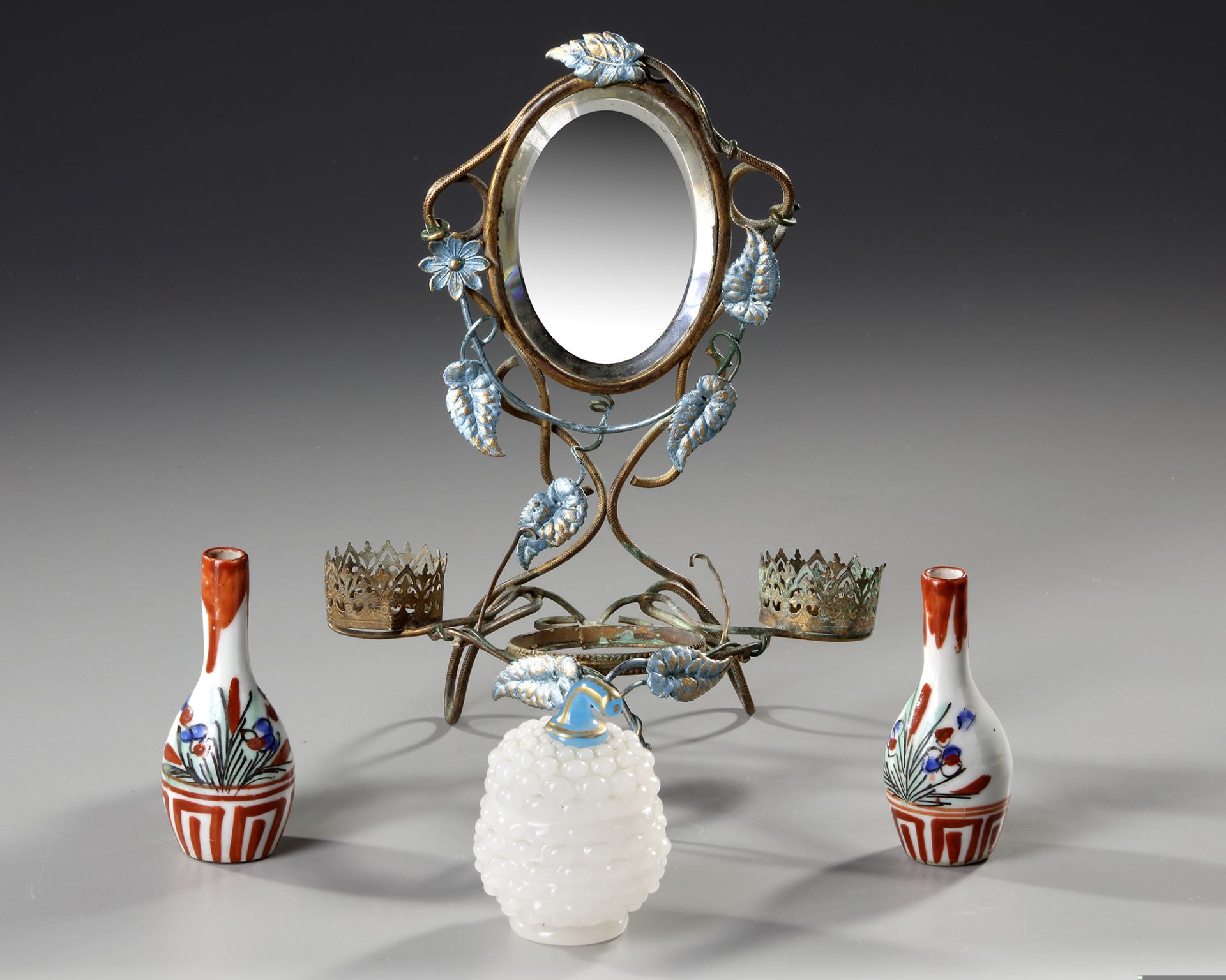 A FRENCH TOILET MIRROR WITH TWO IMARI VASES AND AN OPALINE BACCARAT BOWL, CIRCA 1860 - Image 6 of 6