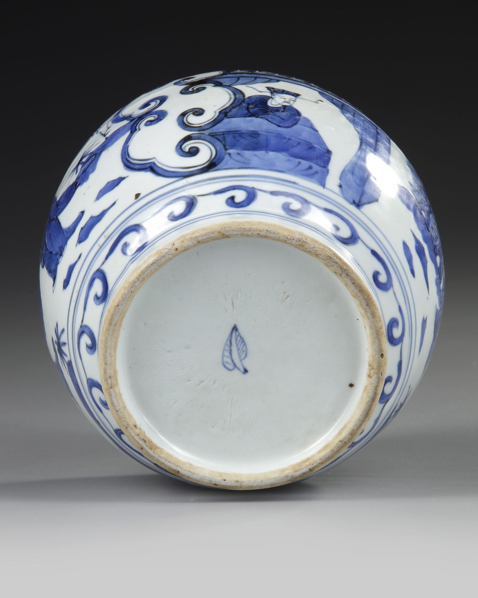 A CHINESE BLUE AND WHITE JAR, MING DYNASTY (1368-1644) OR LATER - Image 8 of 8