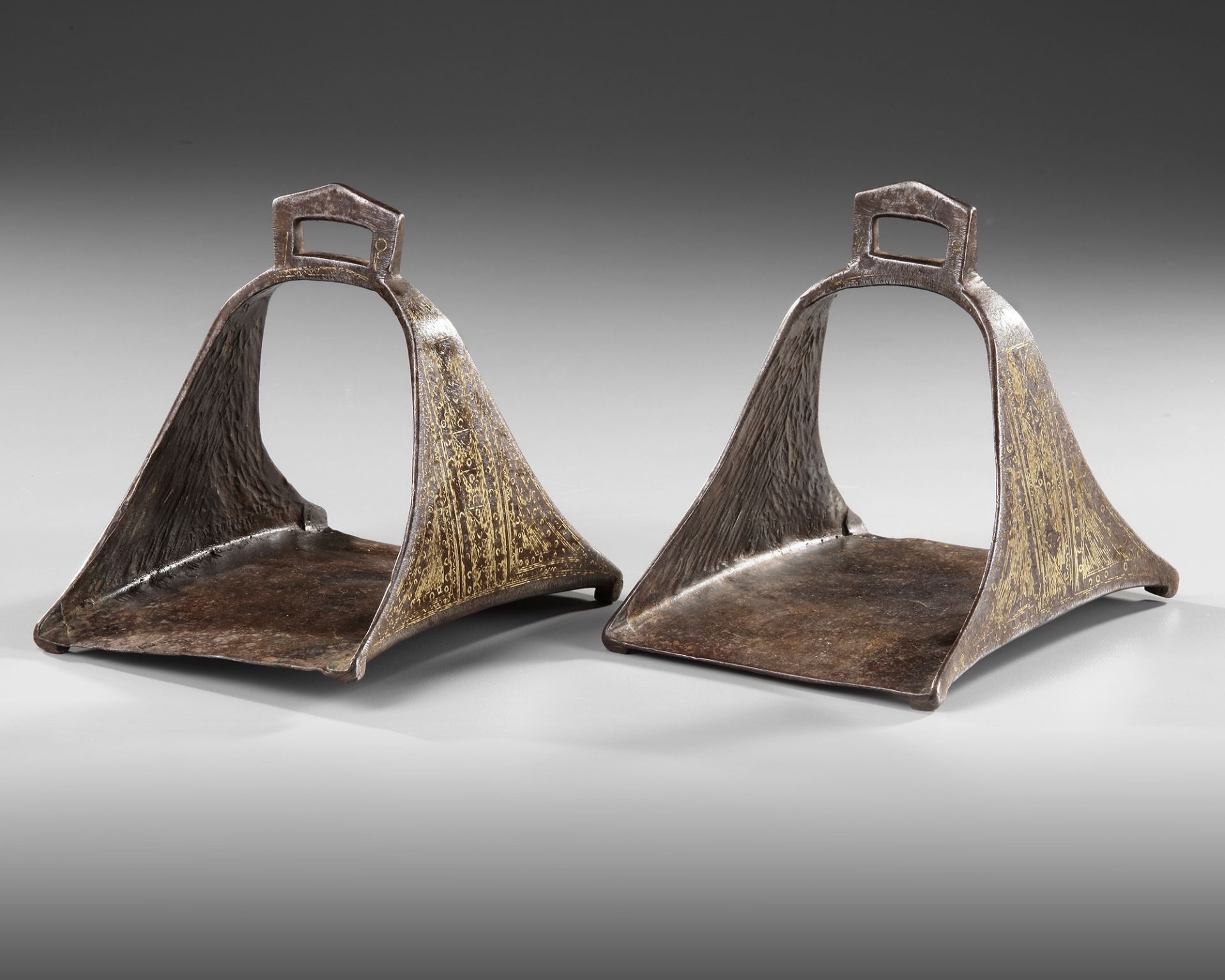 A PAIR OF STEEL STIRRUPS, NORTH AFRICA, 19TH CENTURY - Image 2 of 6