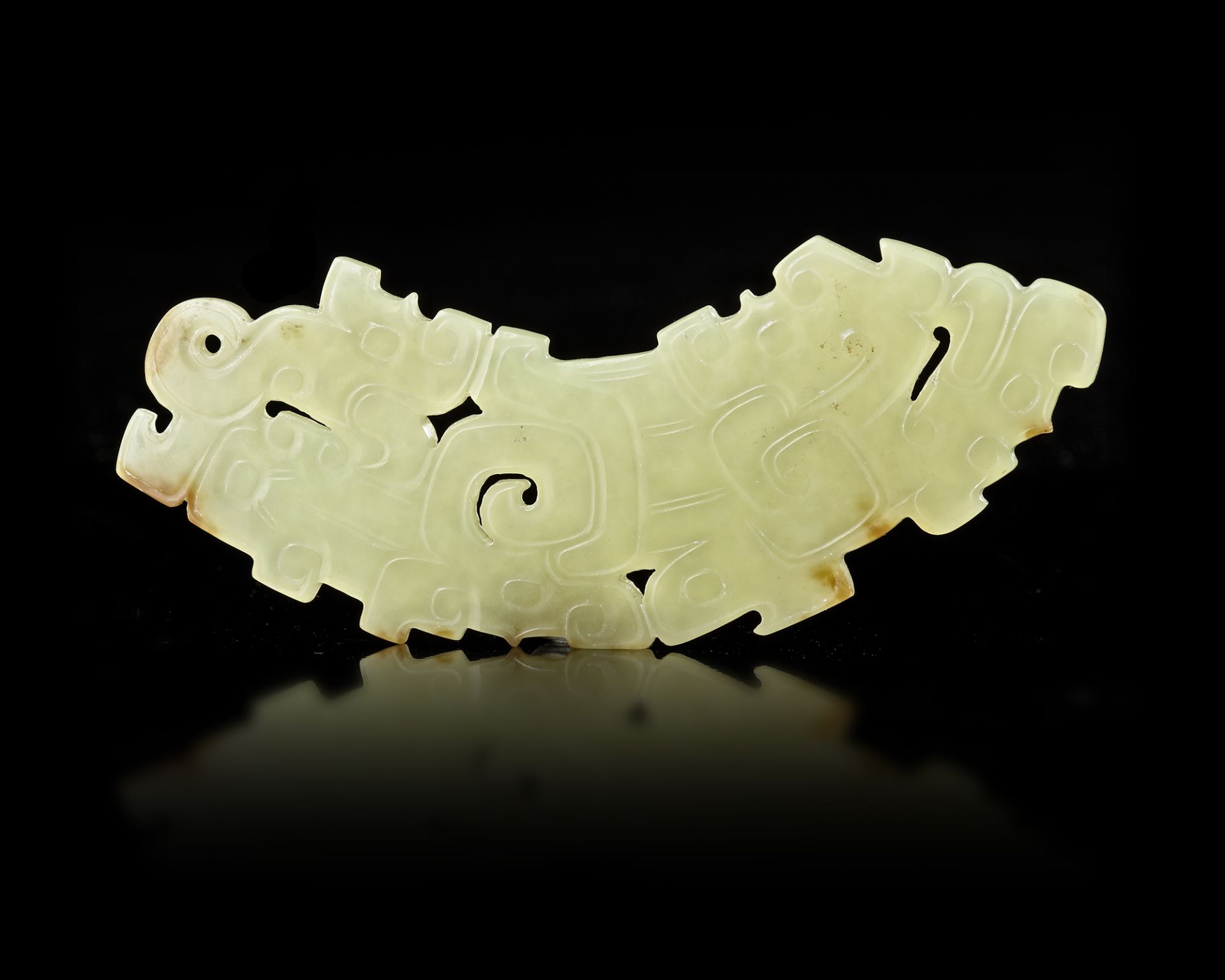 A CHINESE CARVED JADE PENDANT, QING DYNASTY (1644–1911) - Image 7 of 10