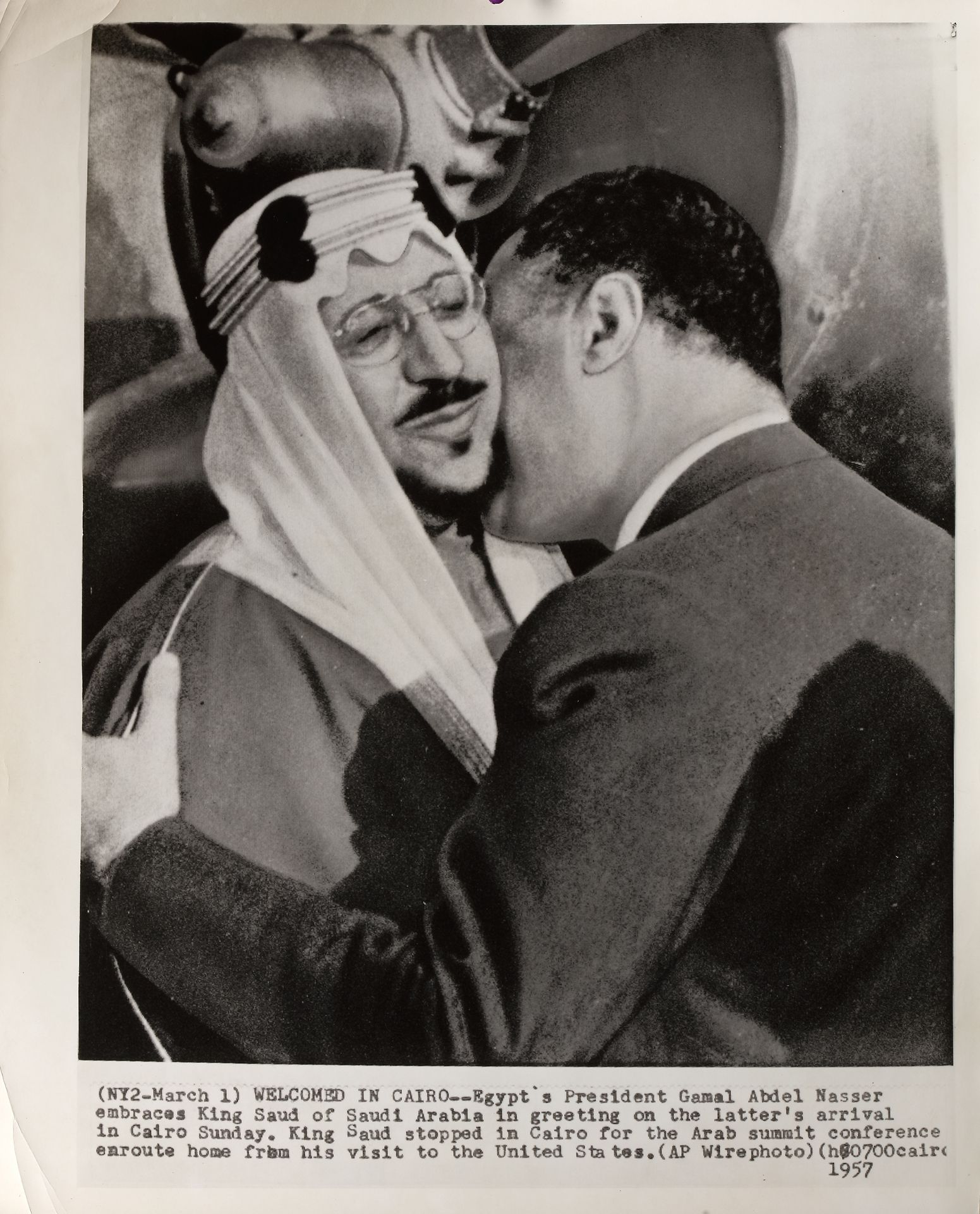 A COLLECTION OF TEN OLD PICTURES OF KING SAUD BIN ABDUL AZIZ AL SAUD, 2ND KING OF SAUDIA ARABIA, 195 - Bild 27 aus 40